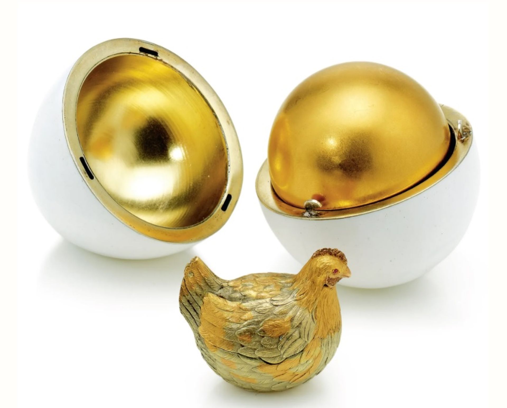 ביצת התרנגולת (1884-85) מאת קרל פברג'ה הושאלה ל-V&A ע"י ויקטור וקסלברג.

באדיבות V&A