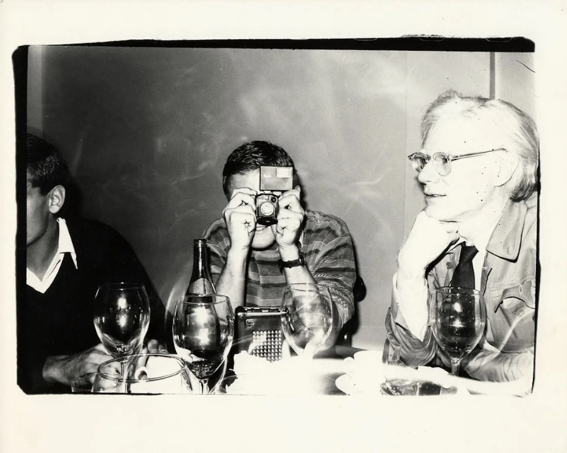 אנדי וורהול, דיוקן עצמי עם תומס עמאן, 1979

© The Andy Warhol Foundation for the Visual Arts, Inc.