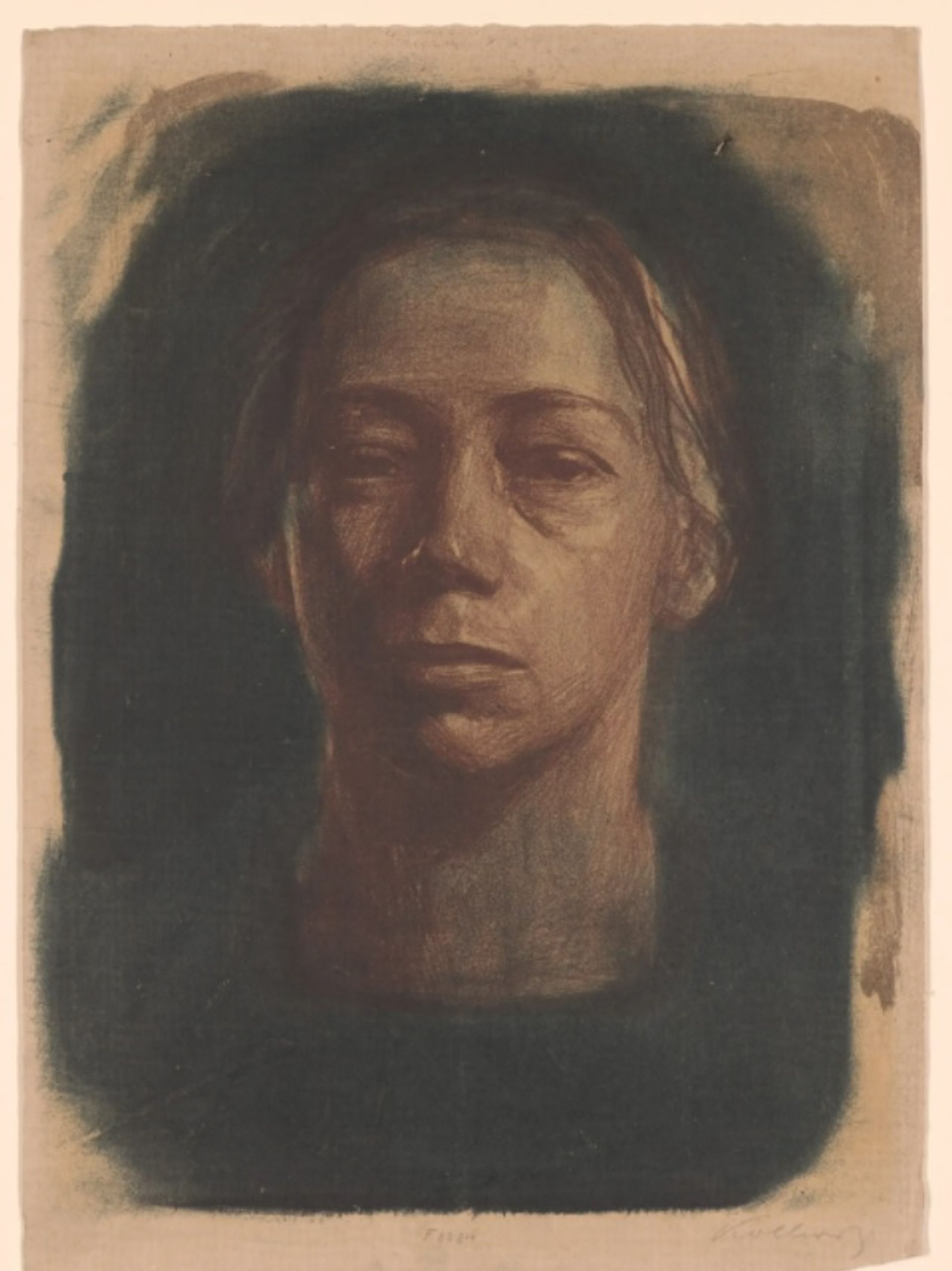 קתה קולביץ, דיוקן עצמי של הפנים(1904). מהדורה אחת מ-12 ידועות.

באדיבות המוזיאון לאמנות מודרנית, ניו יורק. בבעלות משותפת של המוזיאון לאמנות מודרנית, ניו יורק, ו-Neue Galerie, ניו יורק.