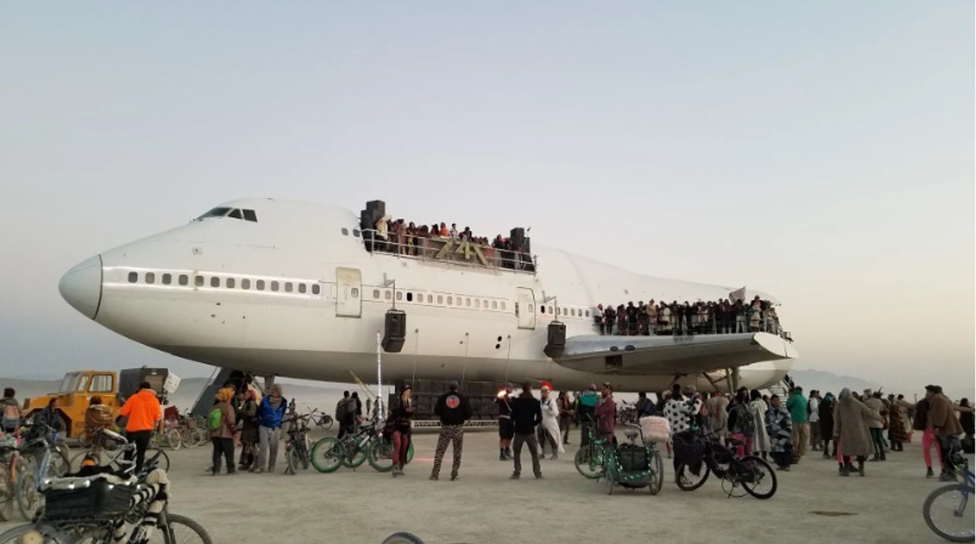 מטוס הבואינג 747 הותקן ב-Burning Man על ידי קן פלדמן ו-Imagination Studio.

צילום: מלאני מקלנהן.