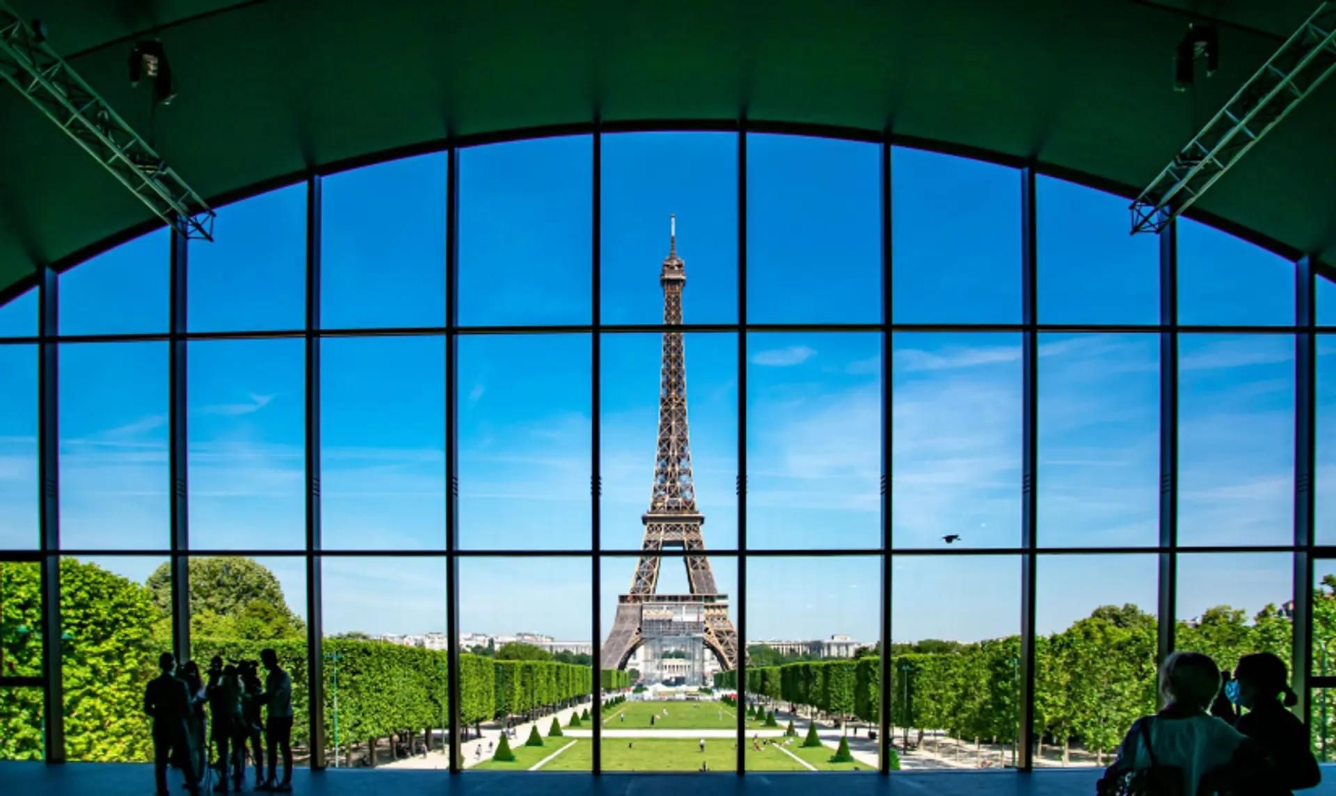 הנוף מה- Grand Palais Ephémère, שיארח את יריד האמנות העכשווי החדש של MCH באוקטובר הקרוב ואת Paris Photo בנובמבר