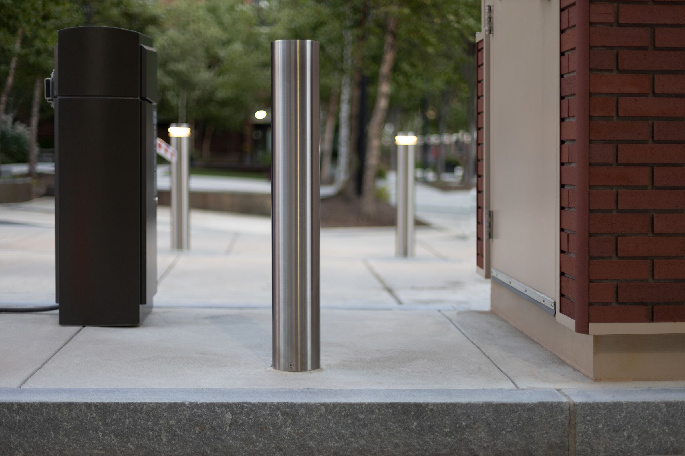 Helio Bollard