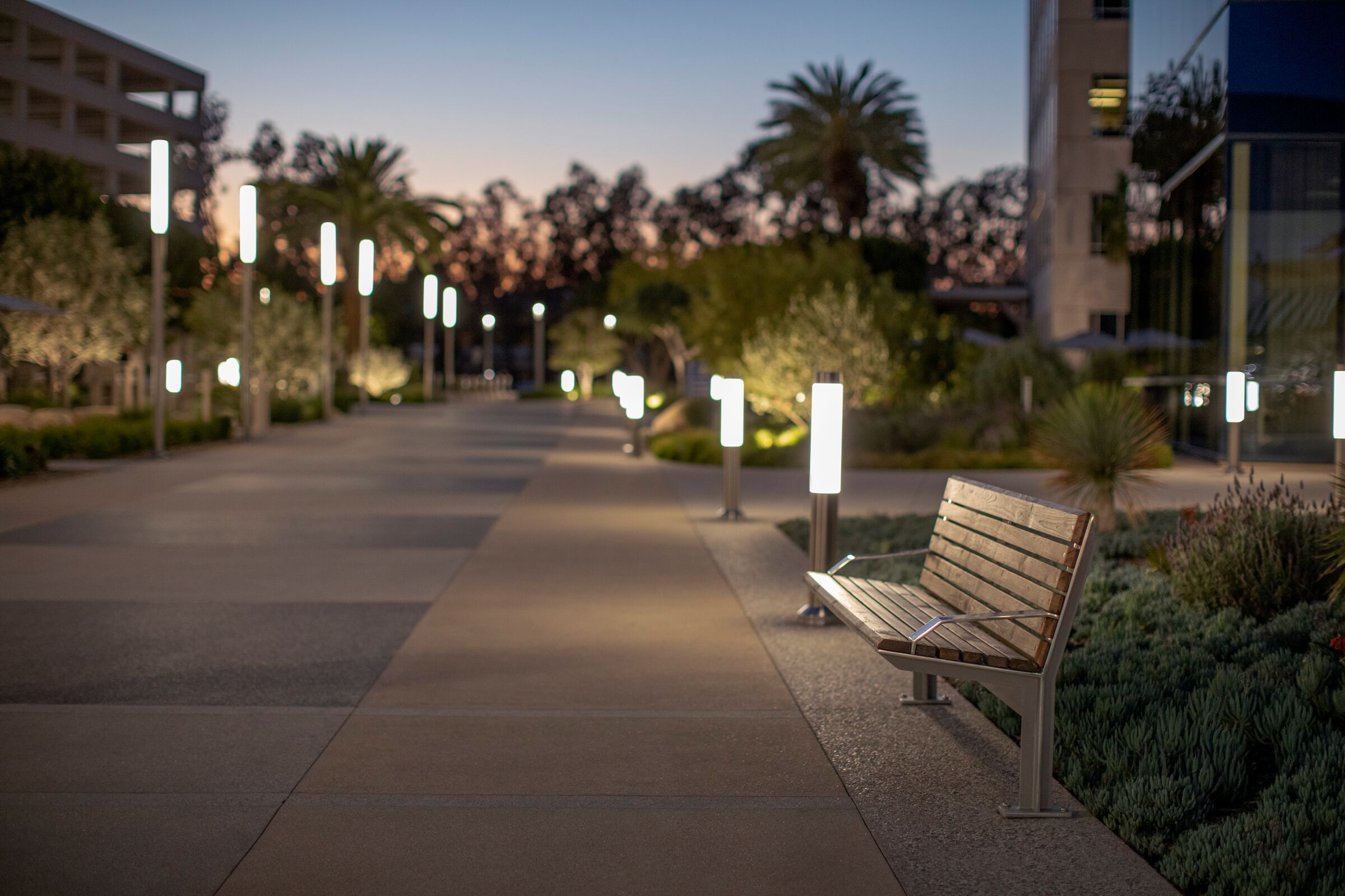 Forms+Surfaces: Light Column Bollard, image size:2400x1600