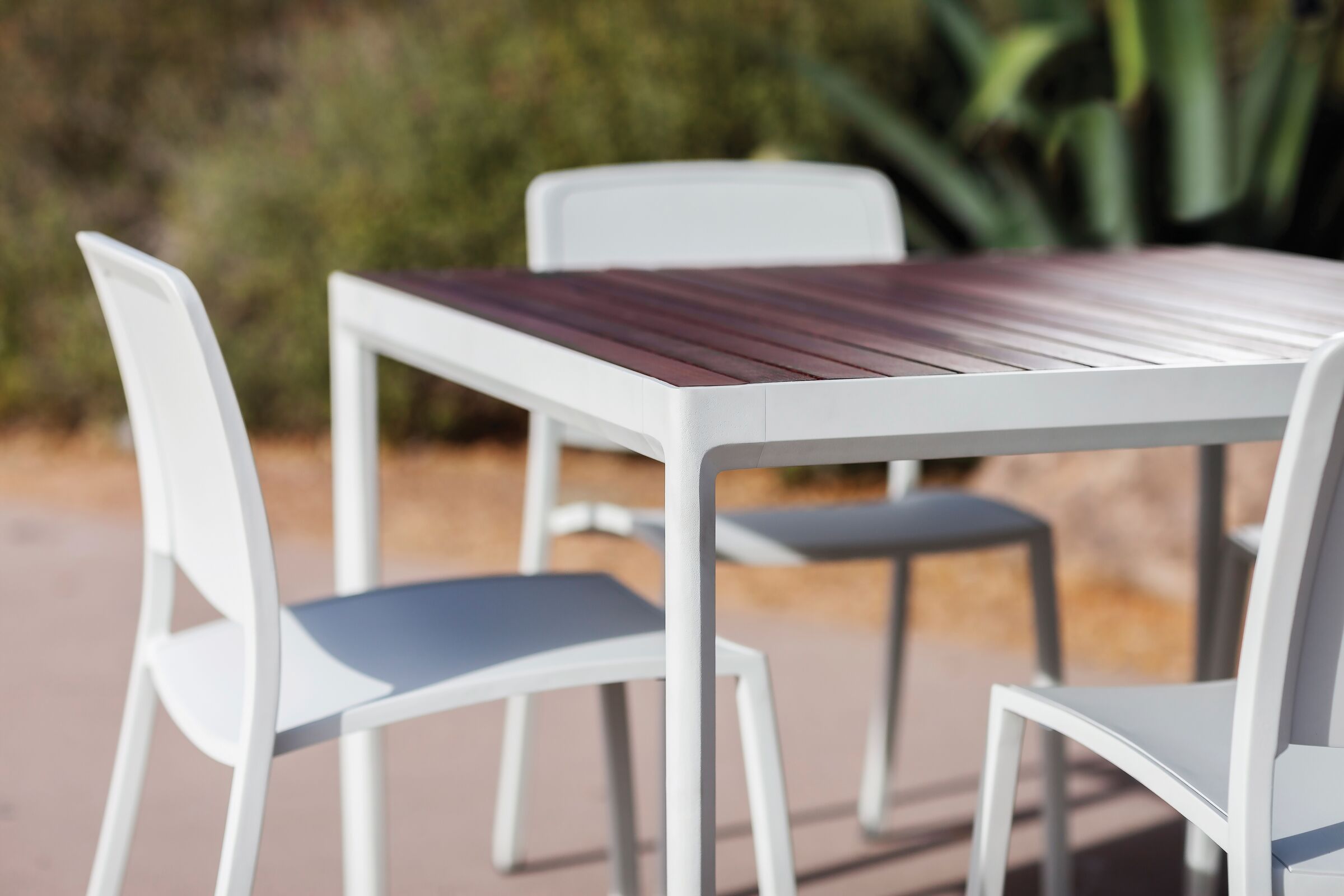 Forms+Surfaces Avivo Table