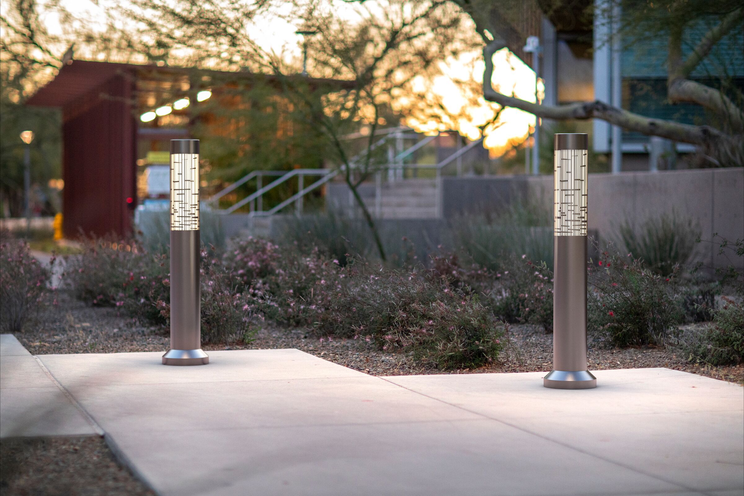 Forms+Surfaces: Light Column Bollard, image size:2400x1600