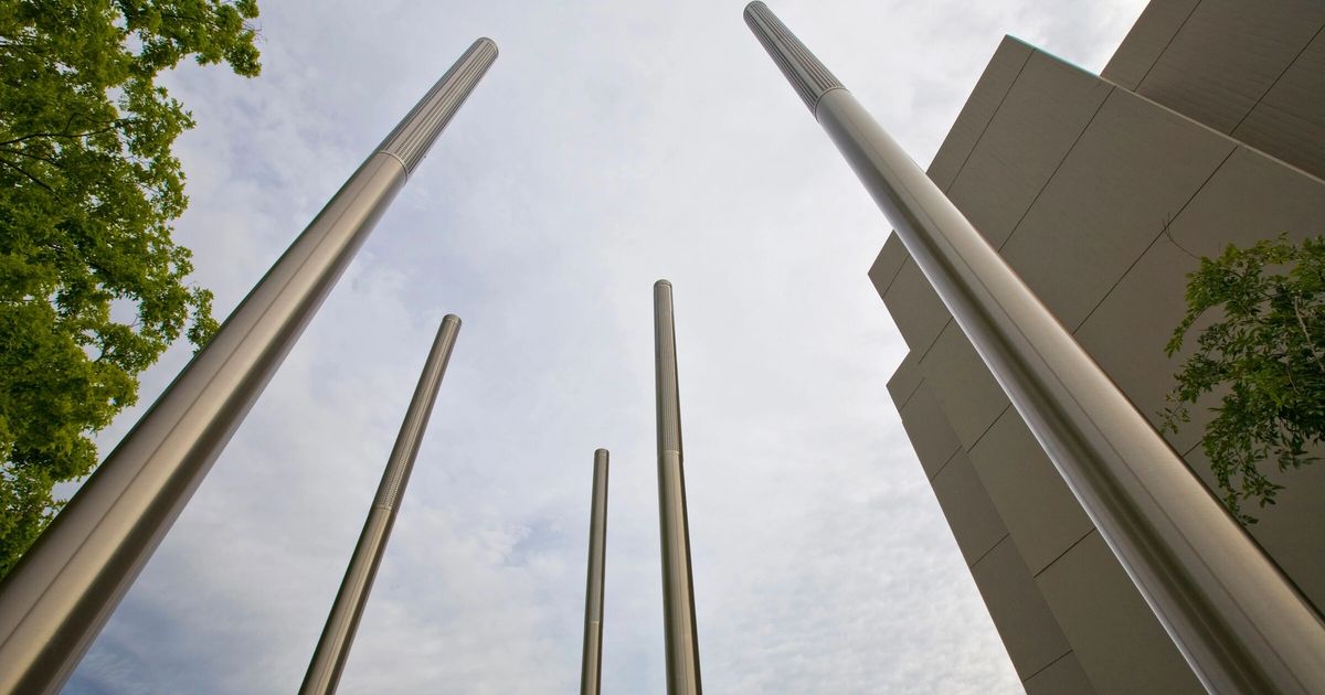 Feature Column Light Forms+Surfaces: Light Column Pedestrian Lighting