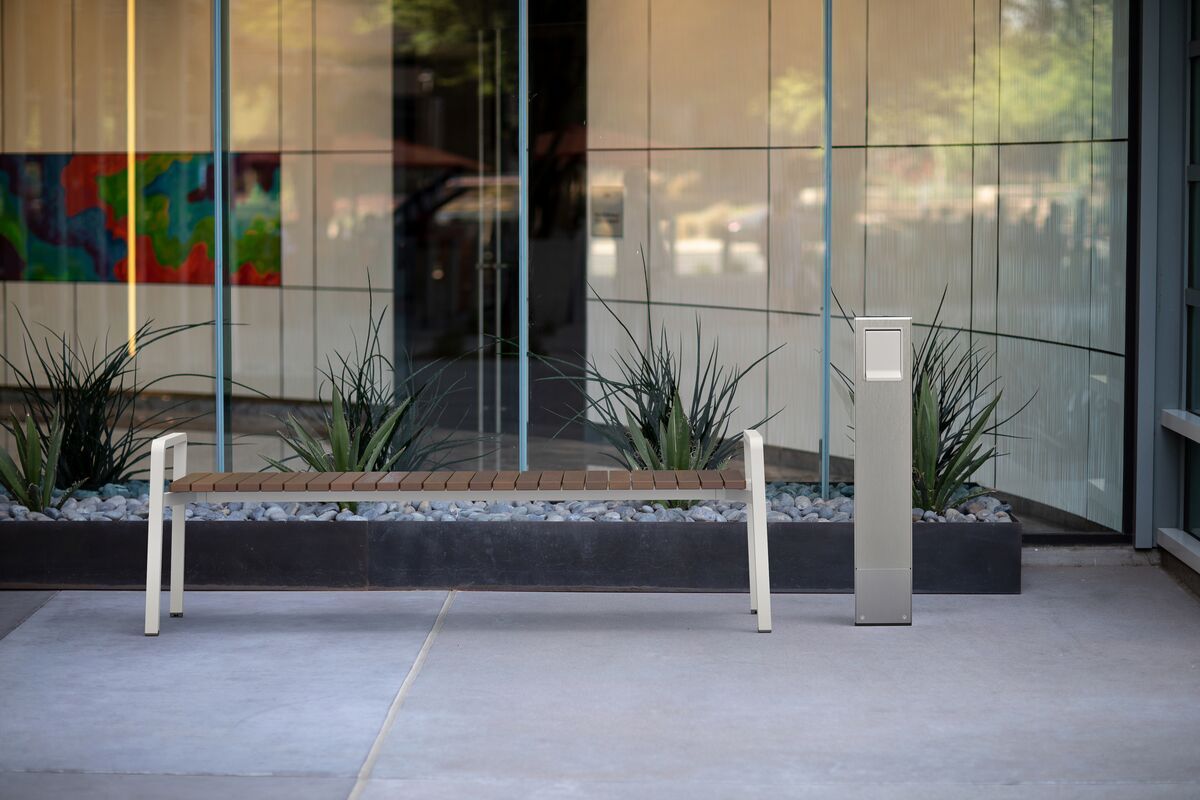 Tenza Charging Station