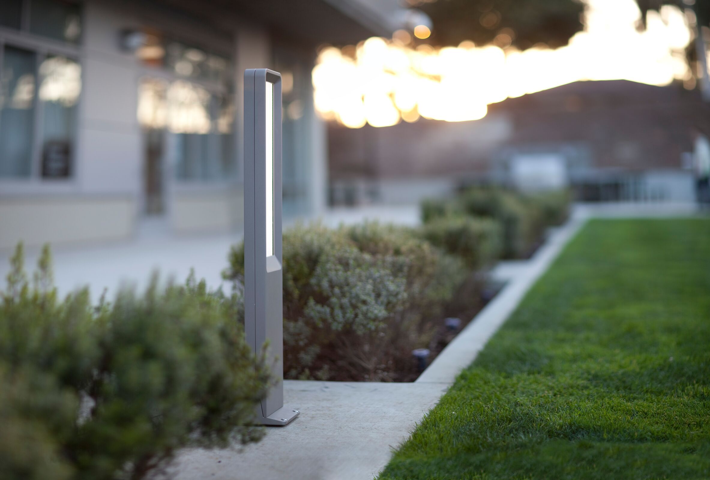 Tangent Bollard