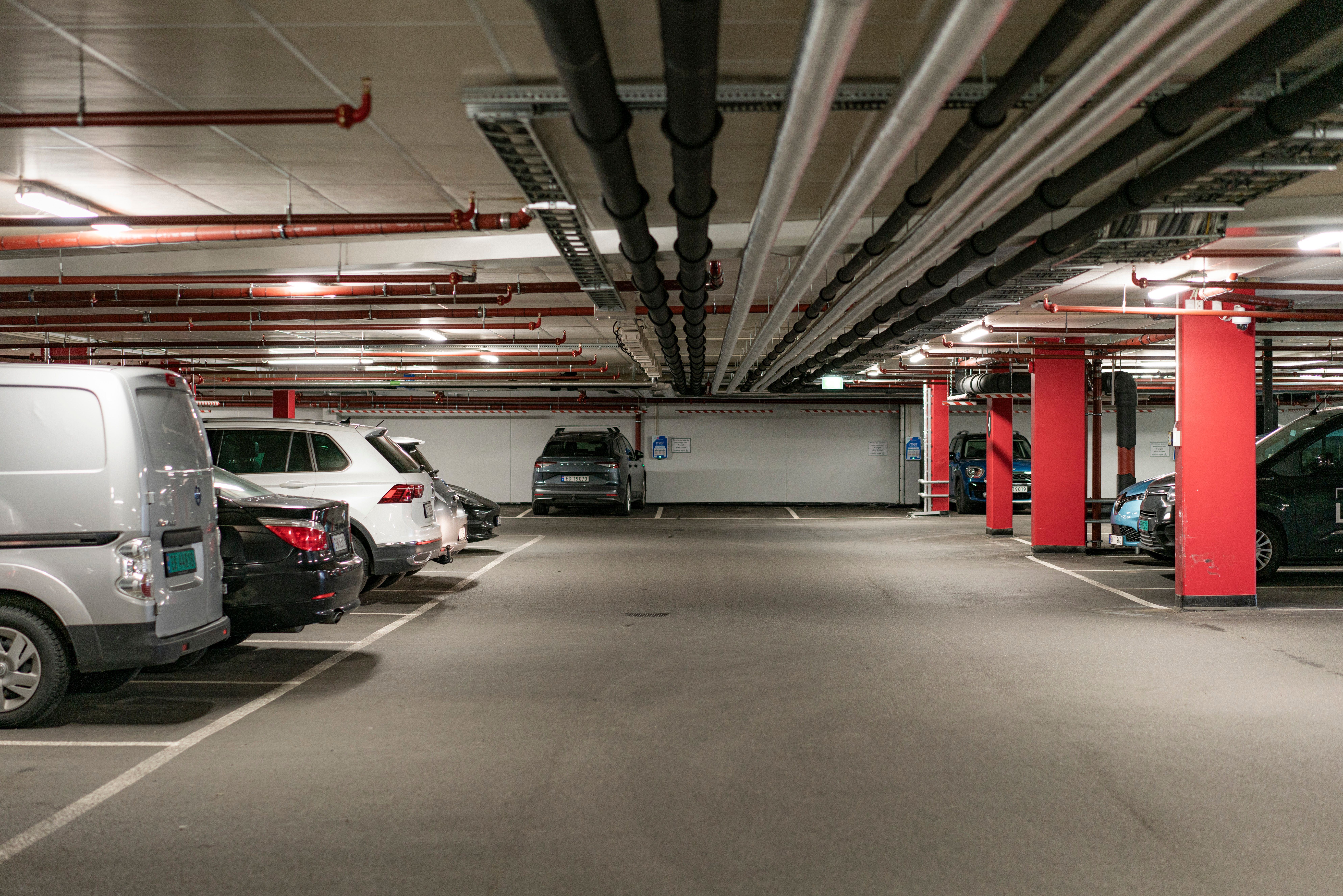 Parkeringshus Holmlia Senter. Foto Leikny Håvik.