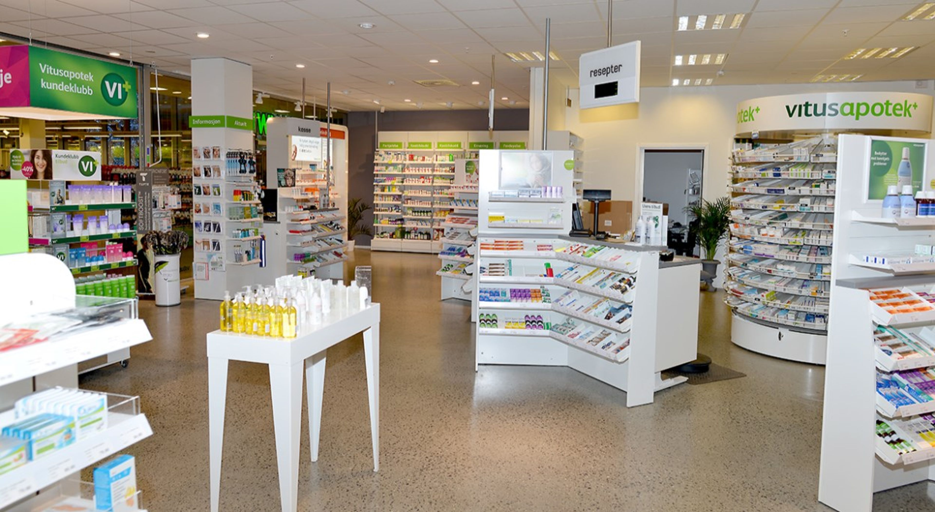 Foto tatt i en av butikkene til Vitusapotek.