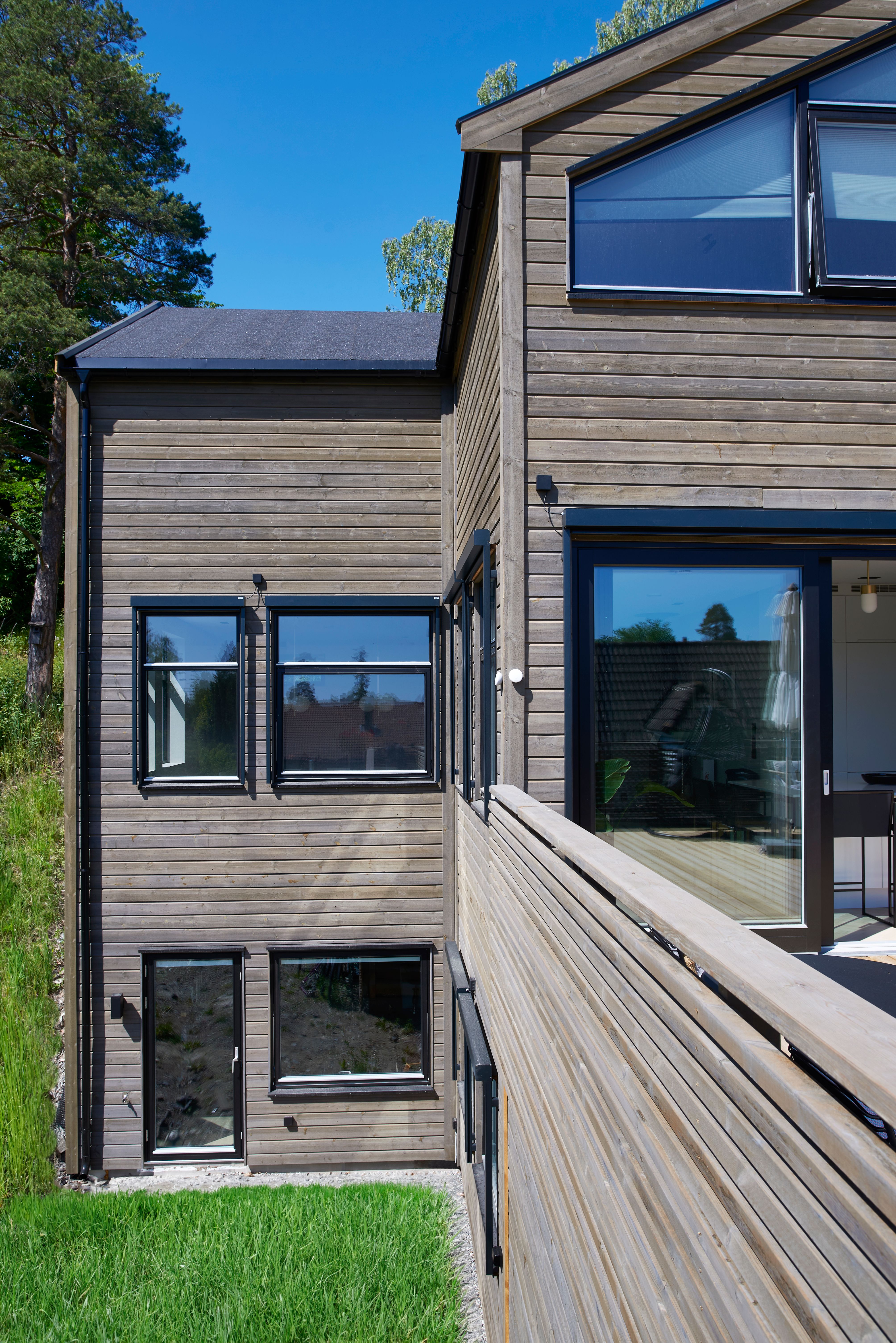 Foto av fasade på enebolig i Høvik, Bærum, bygget av OBW Eneboliger