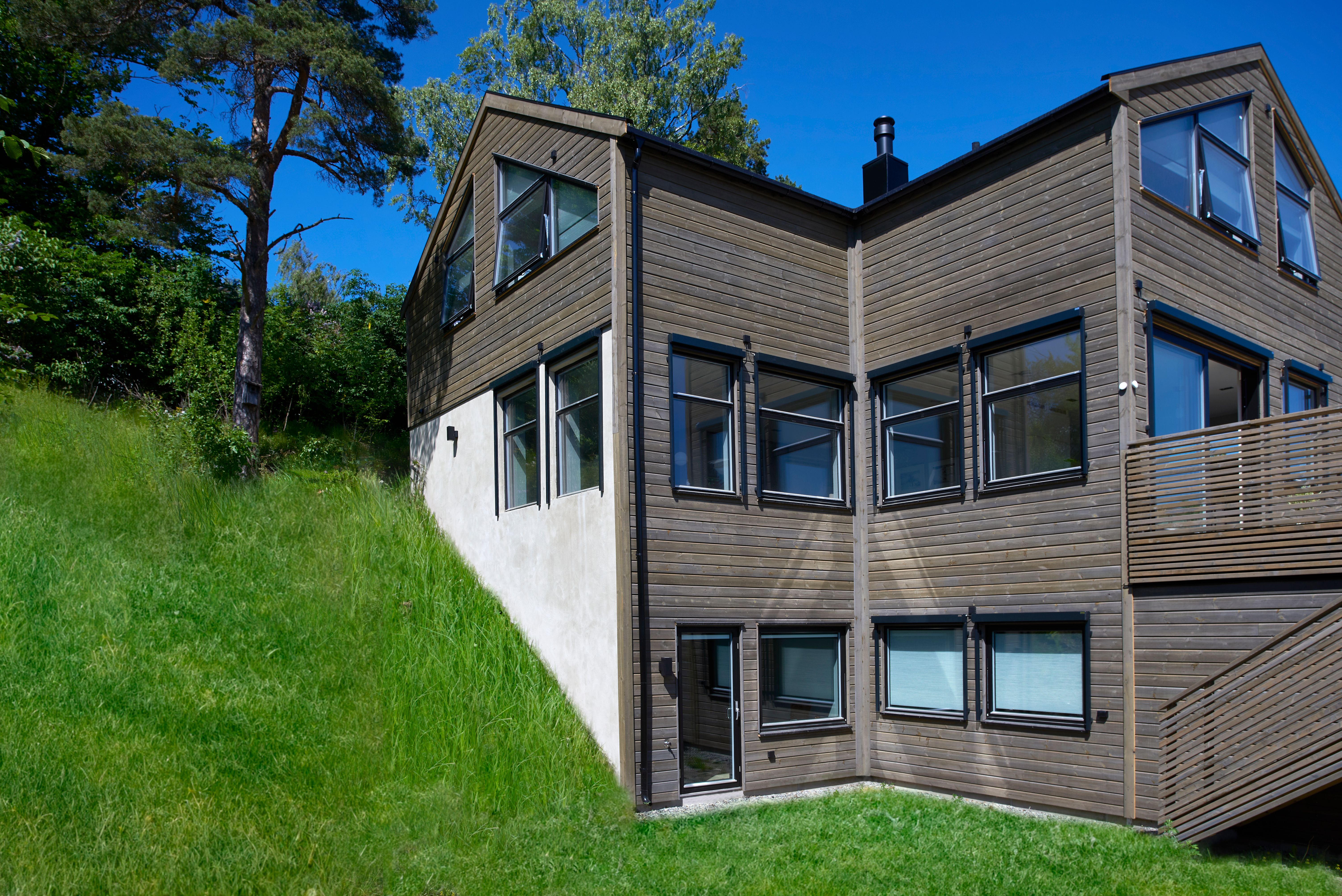 Foto av fasade på enebolig i Høvik, Bærum, bygget av OBW Eneboliger