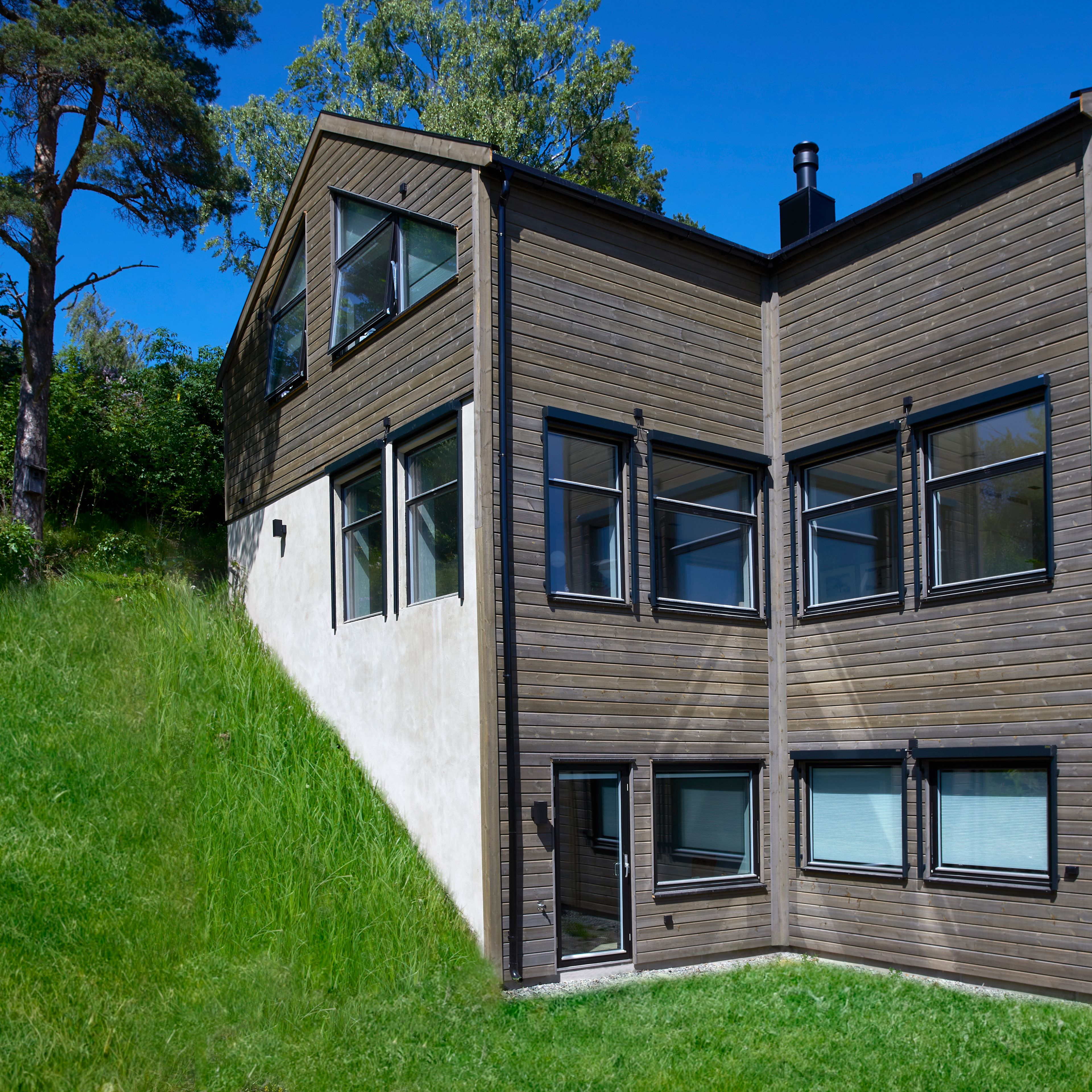 Foto av fasade på enebolig i Høvik, Bærum, bygget av OBW Eneboliger