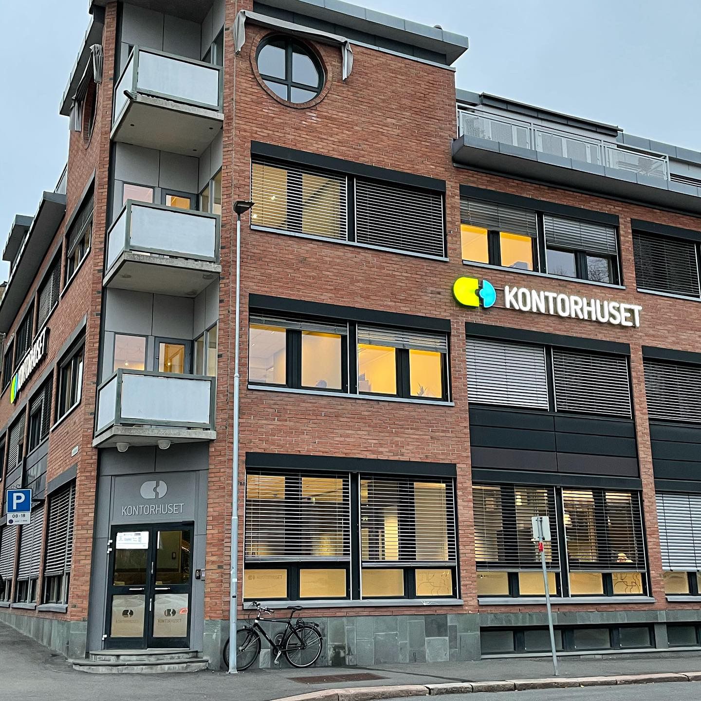 Bilde av fasaden til Kontorhuset Drammen.