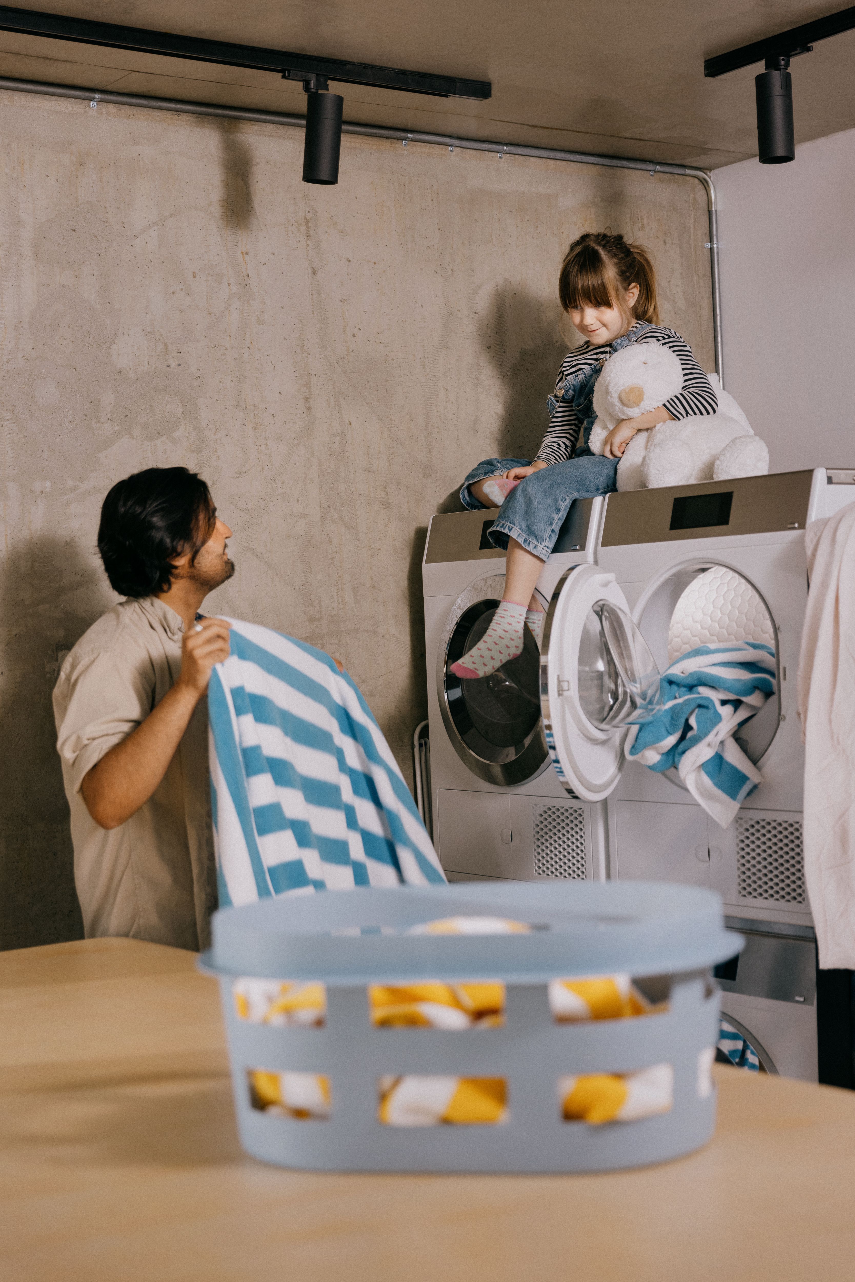 Fellesvaskeriet er et av de mest populære delingskonseptene i labben. Her tester vi stadig nye produkter og metoder for å optimalisere opplevelsen. 

Foto: Jan Khür