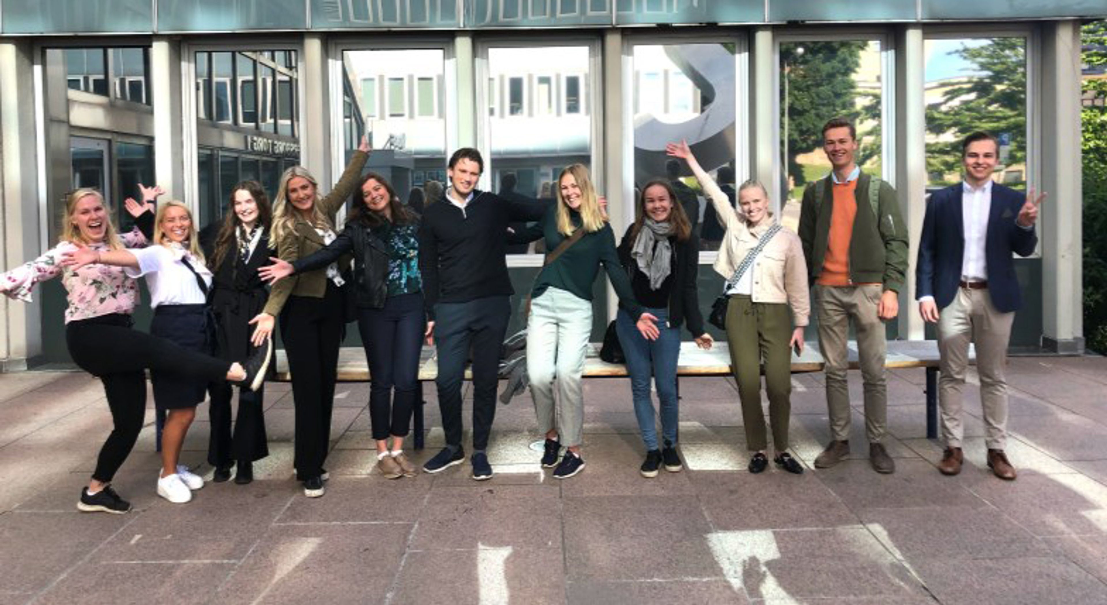 OBOS har hver sommer en traineeordning med studenter fra ulike studieretninger. Her er kullet fra 2019.