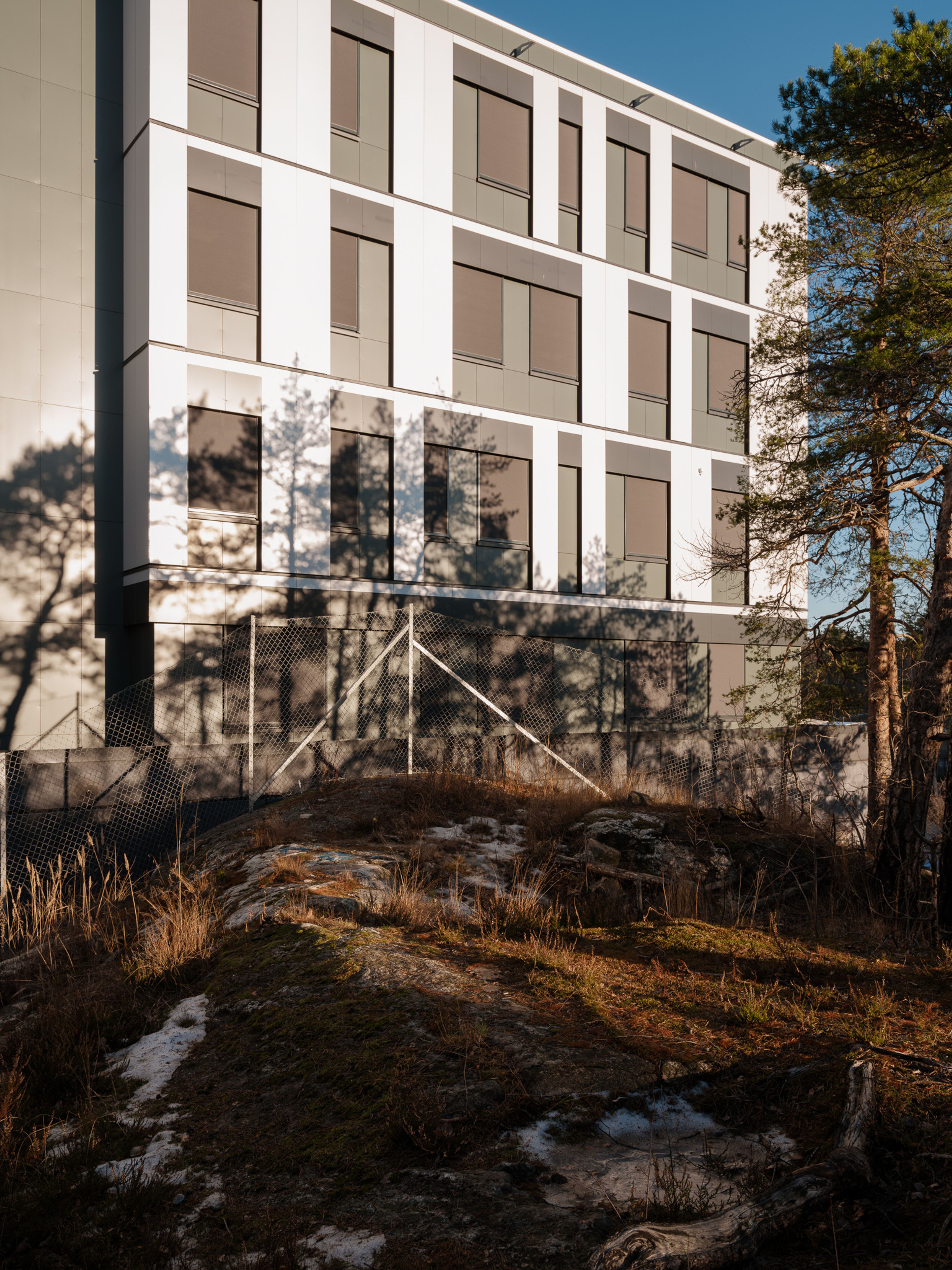 Bilde av deler av den nye fasaden på Holmlia Senter.