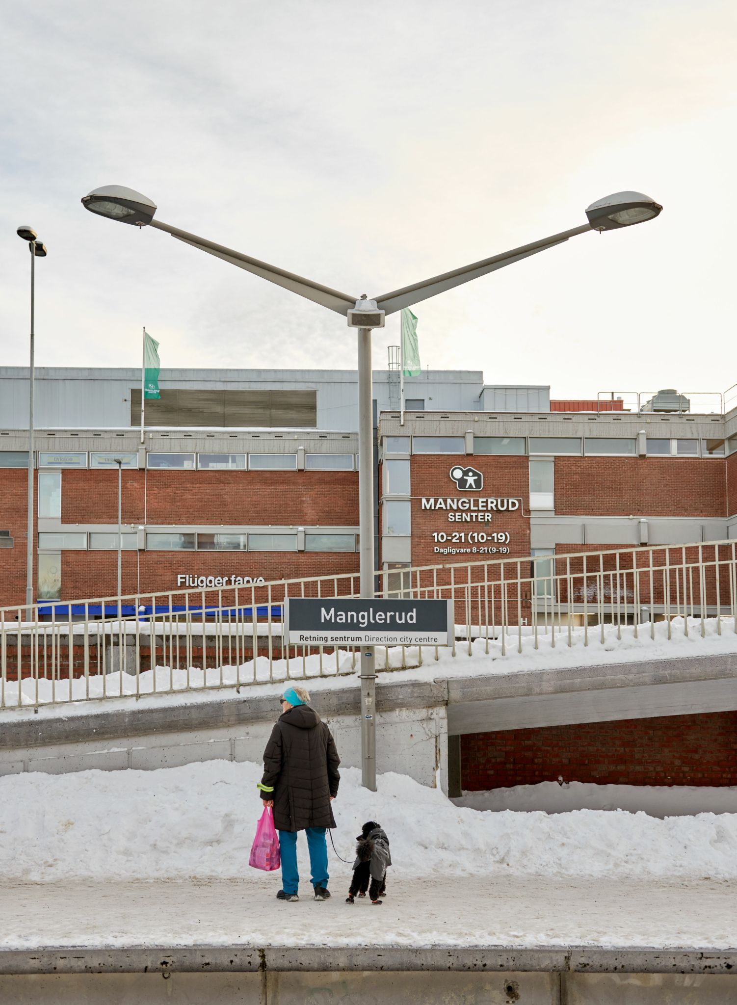 Foto av t-banestasjonen på Manglerud.
