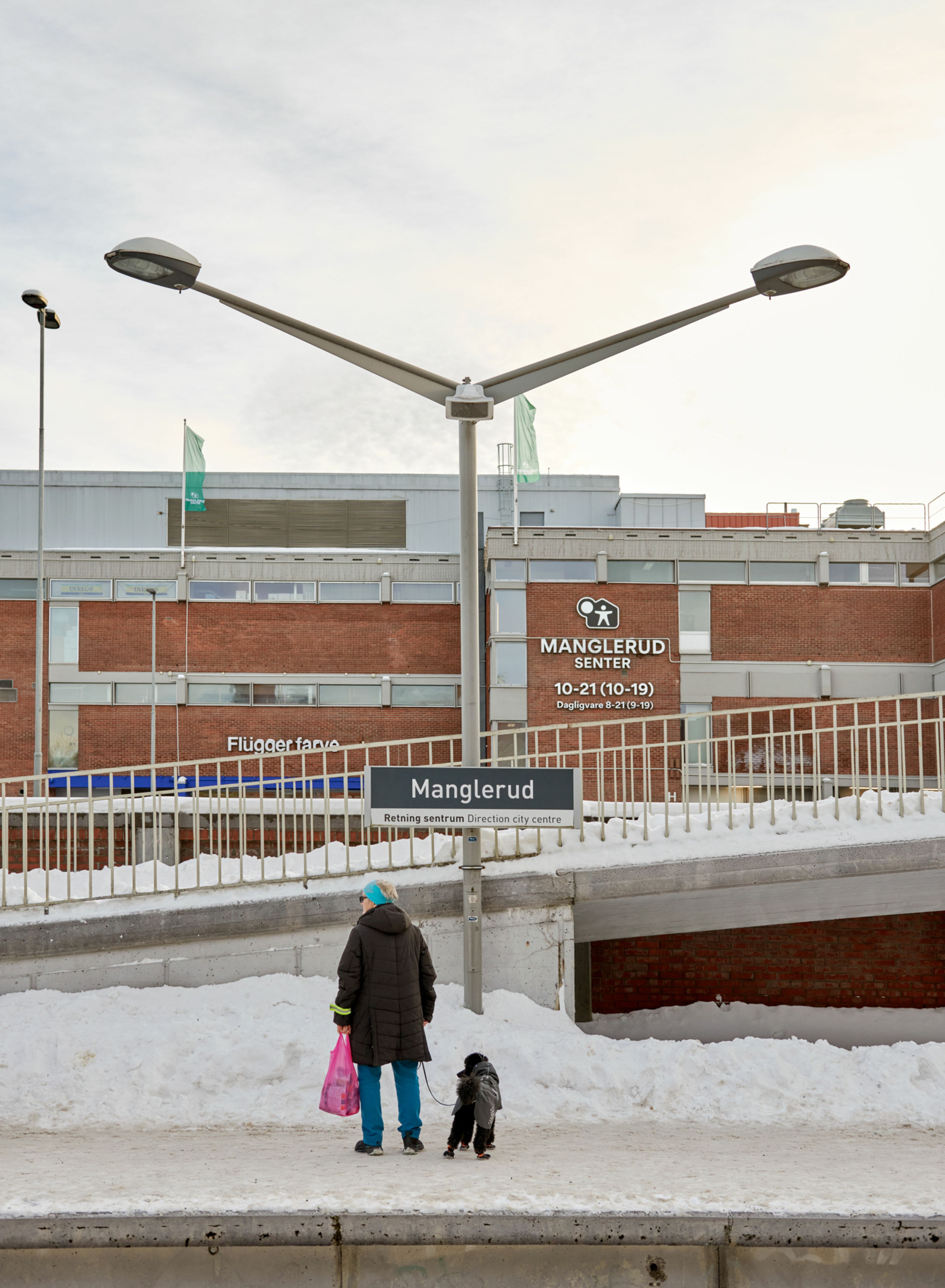 Foto av t-banestasjonen på Manglerud.