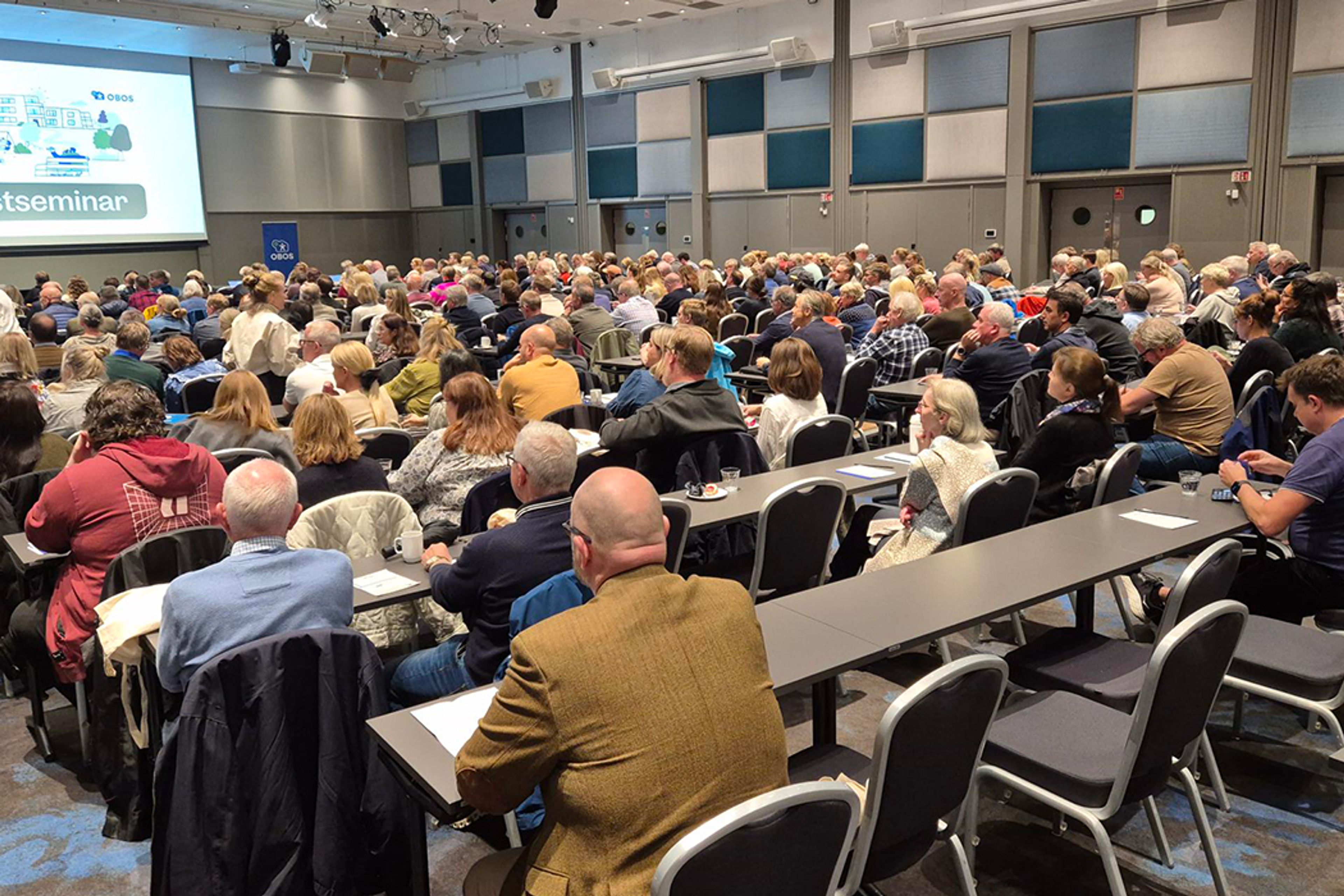 Foto fra et av foredragene under OBOS Høstseminar i 2024.