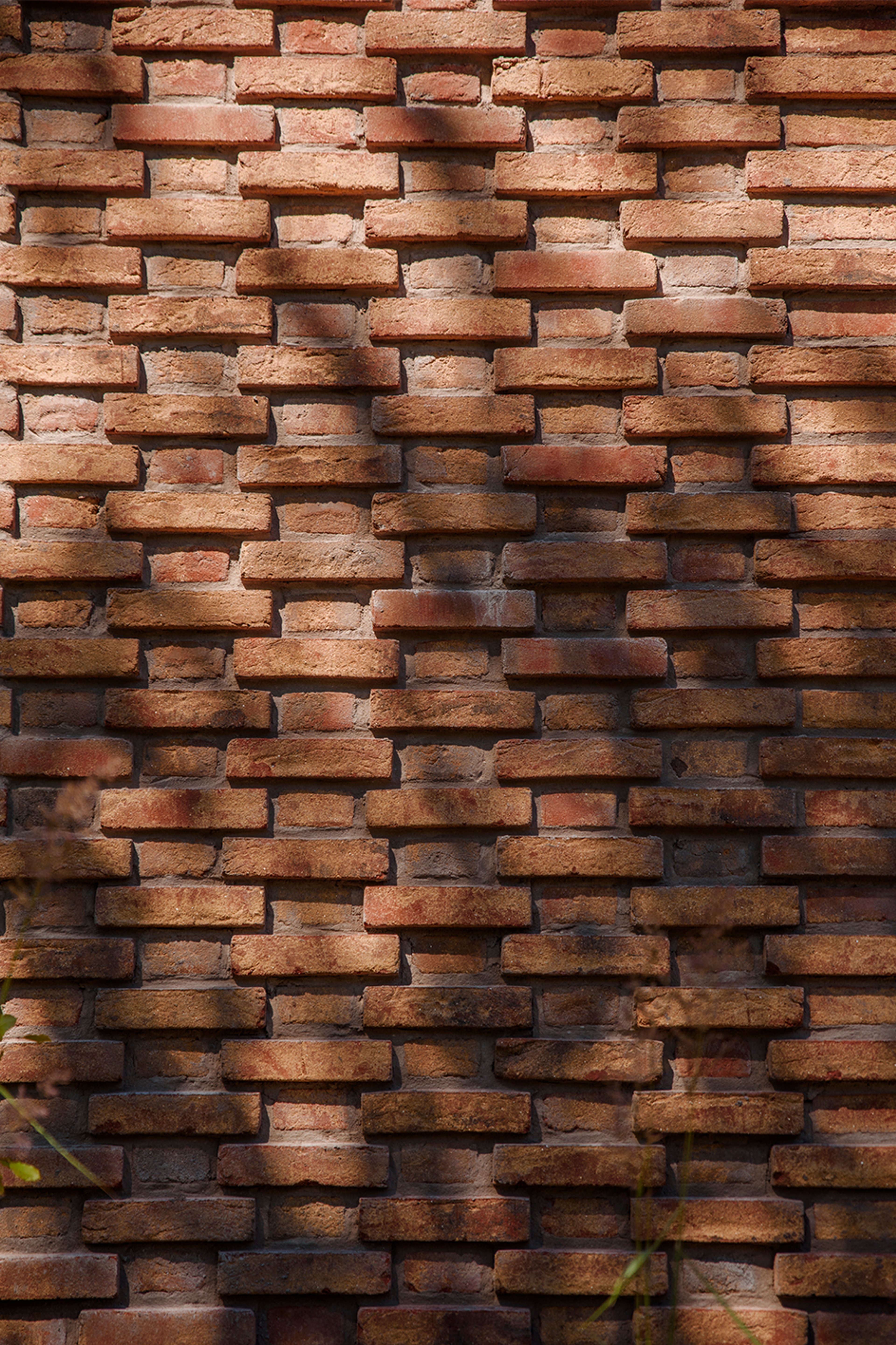 Nærbilde av teglsteinen på fasaden til blokkene i Hoffsveien Hage