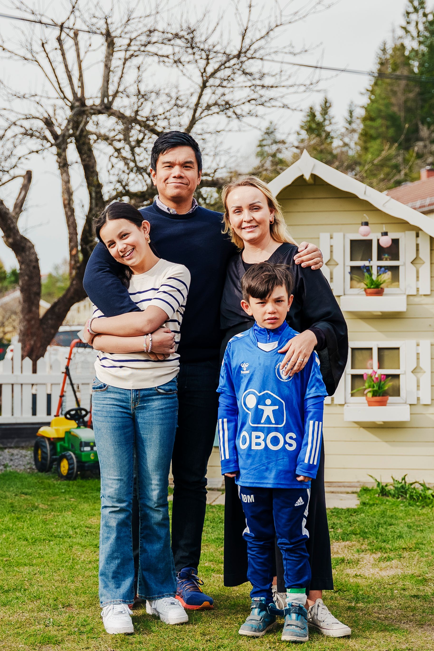 Familien Ødegaard Matibag med pappa, mamma, datter og sønn.
