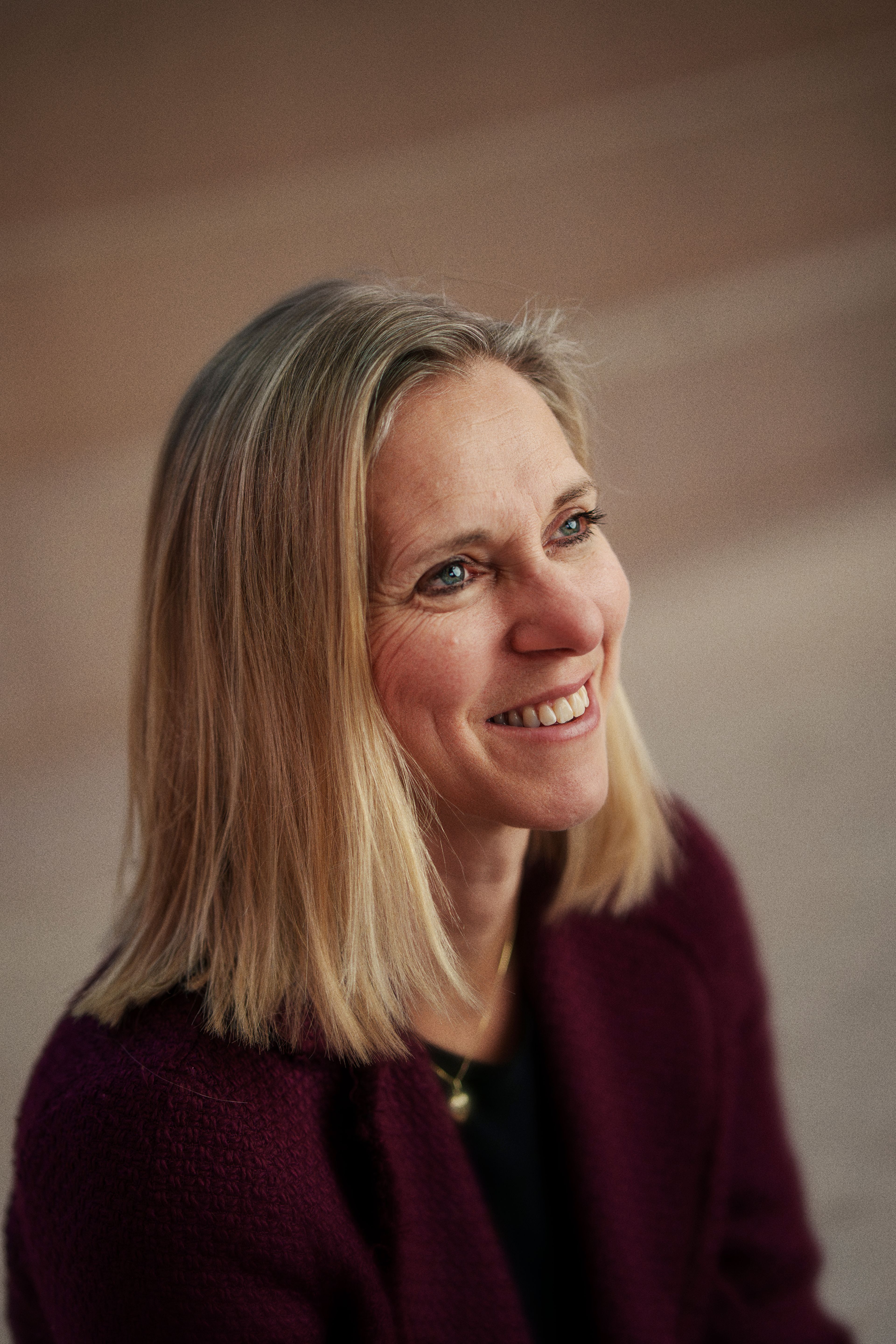 Marianne Ebbessen i delvis profil.