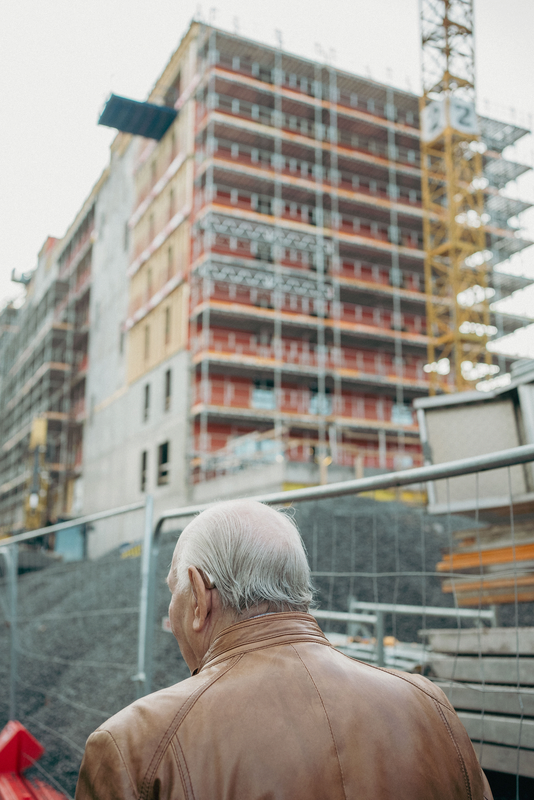 Bilde av Bølgelengden med bakhodet til Svein i forgrunnen
