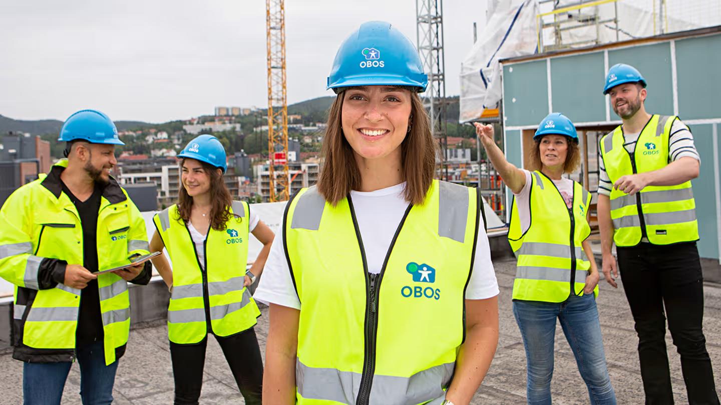 OBOS medarbetare på byggarbetsplats