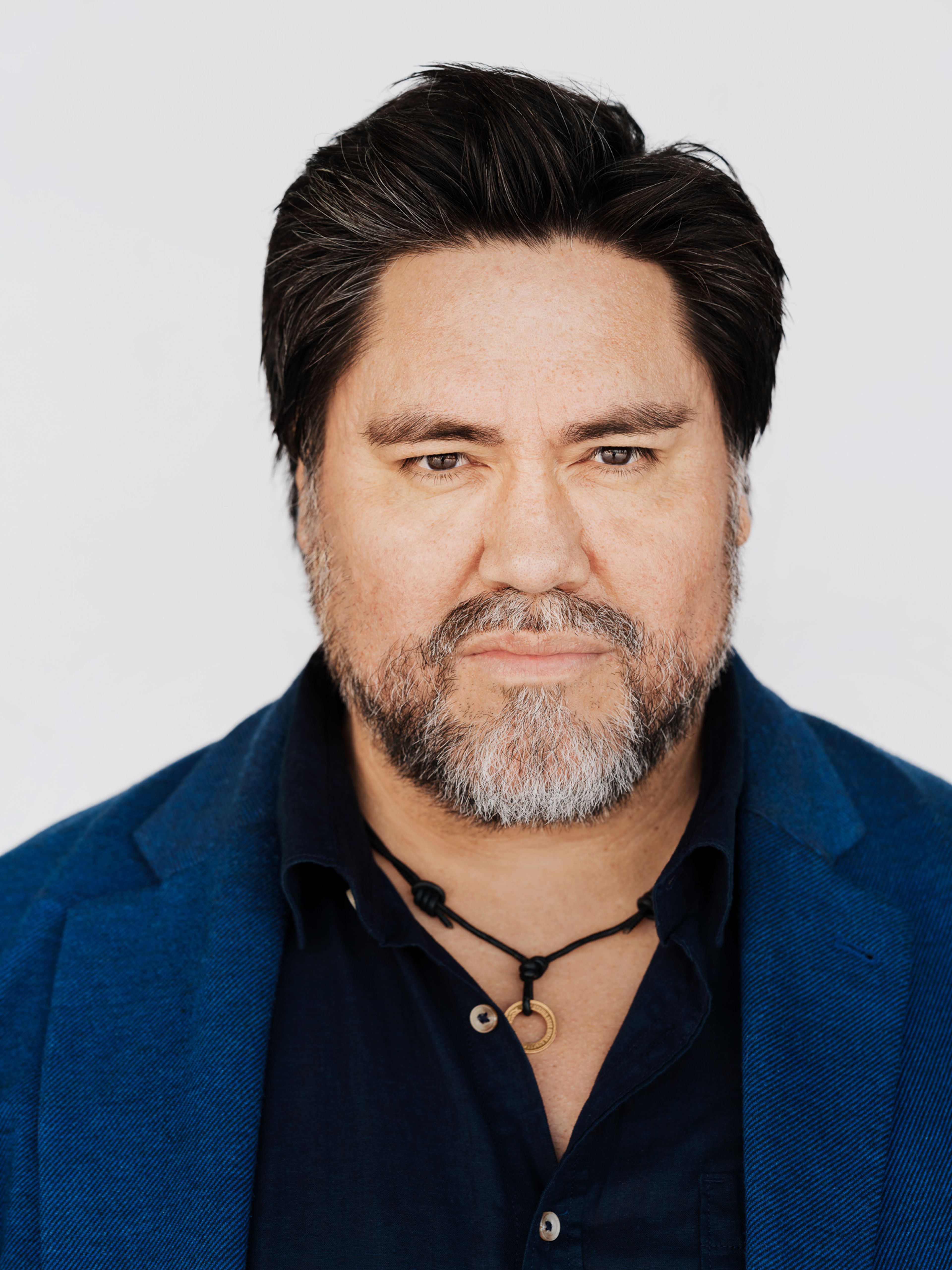 Portrett av Yngve Søberg, med hvit bakgrunn
