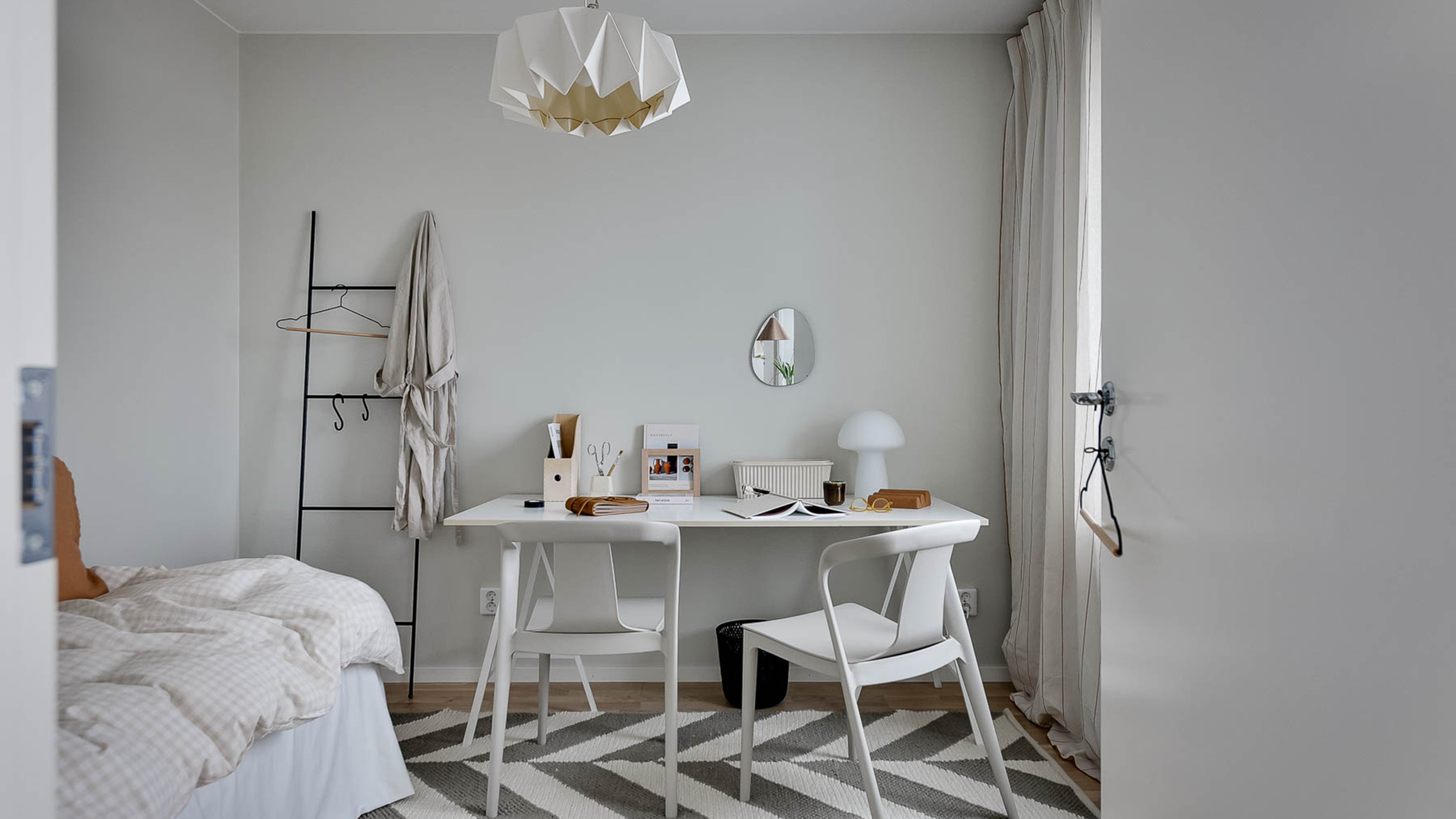 Ljust och fint gästrum eller kontor