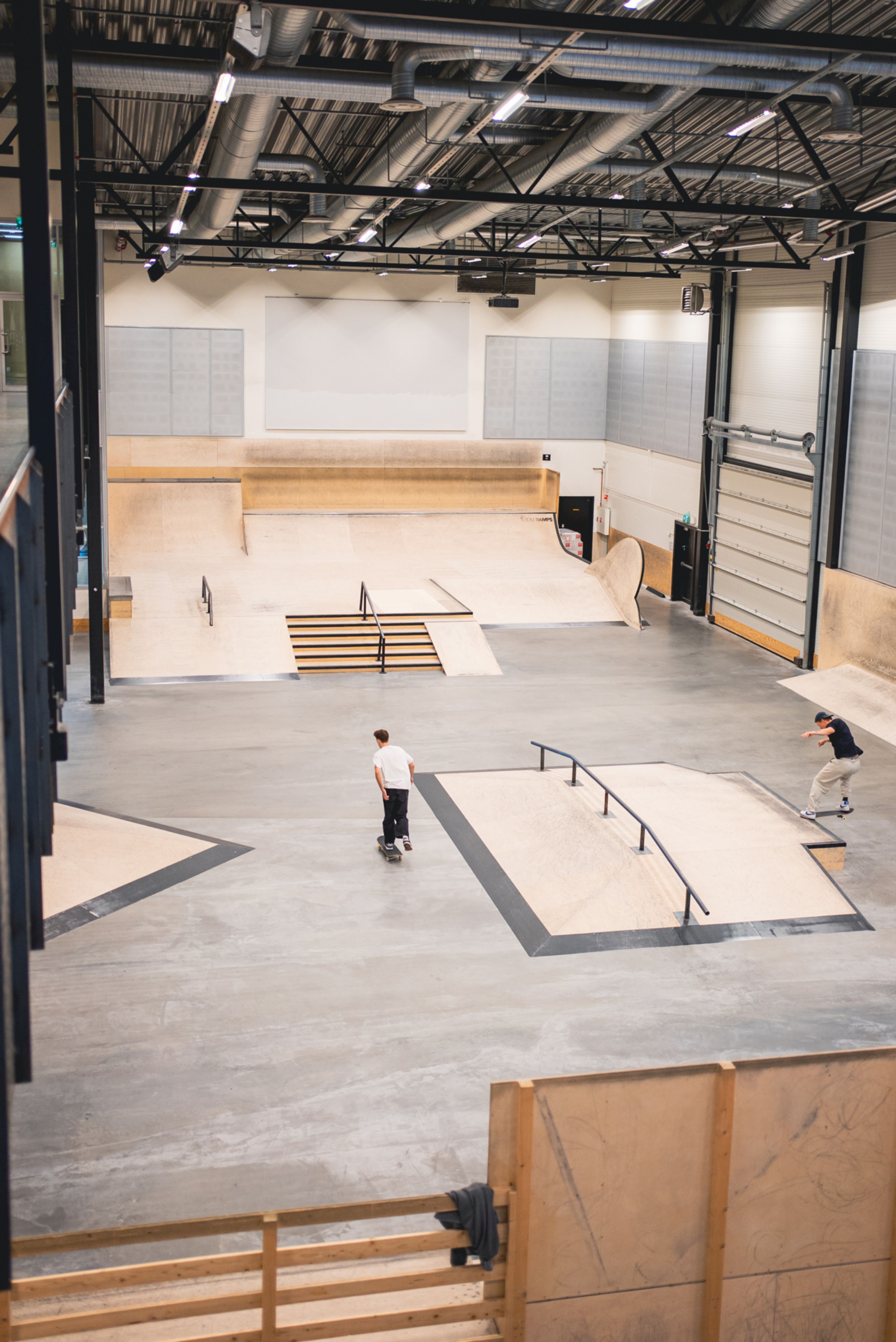 Foto fra fugleperspektiv av den nye skatehallen i Oslo