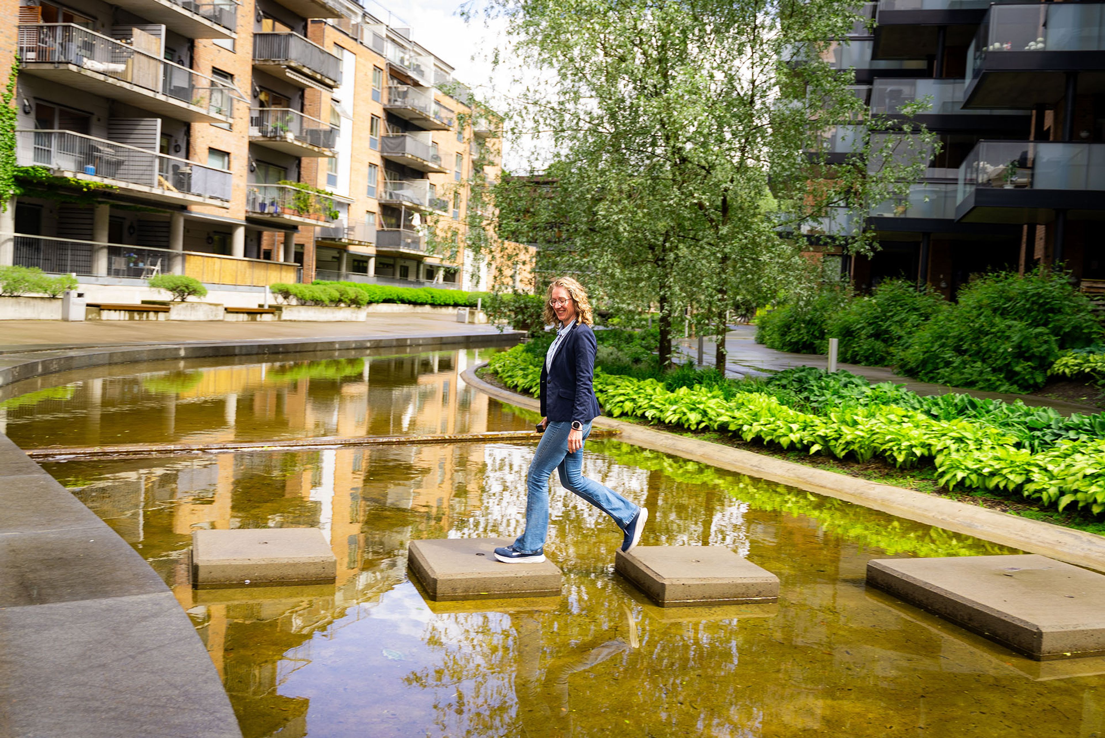 Ellen Holter i Oras går en tur i nærområdet i Kværnerbyen.
