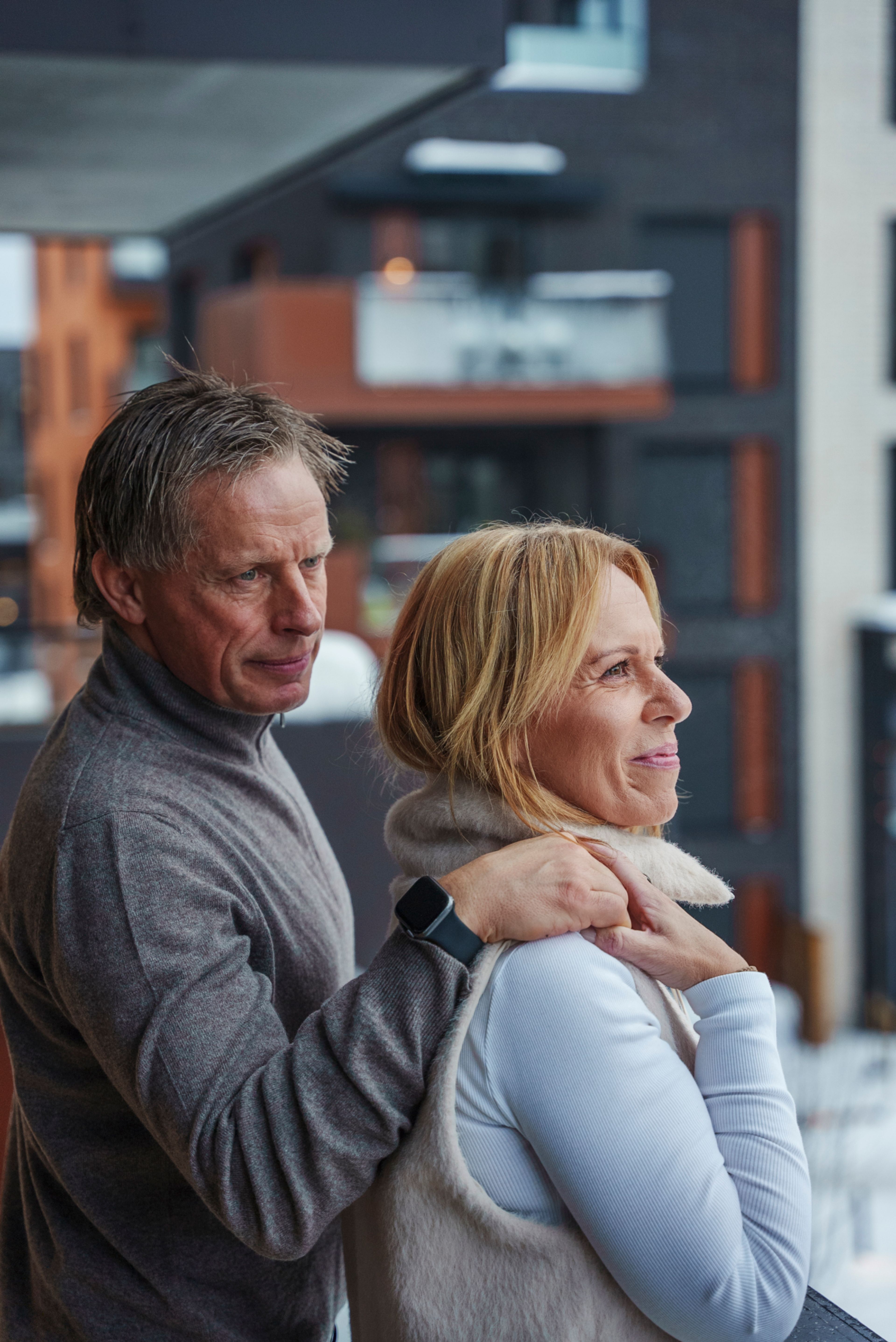 Bilde av Ann-Christin og Frank ute på en balkong