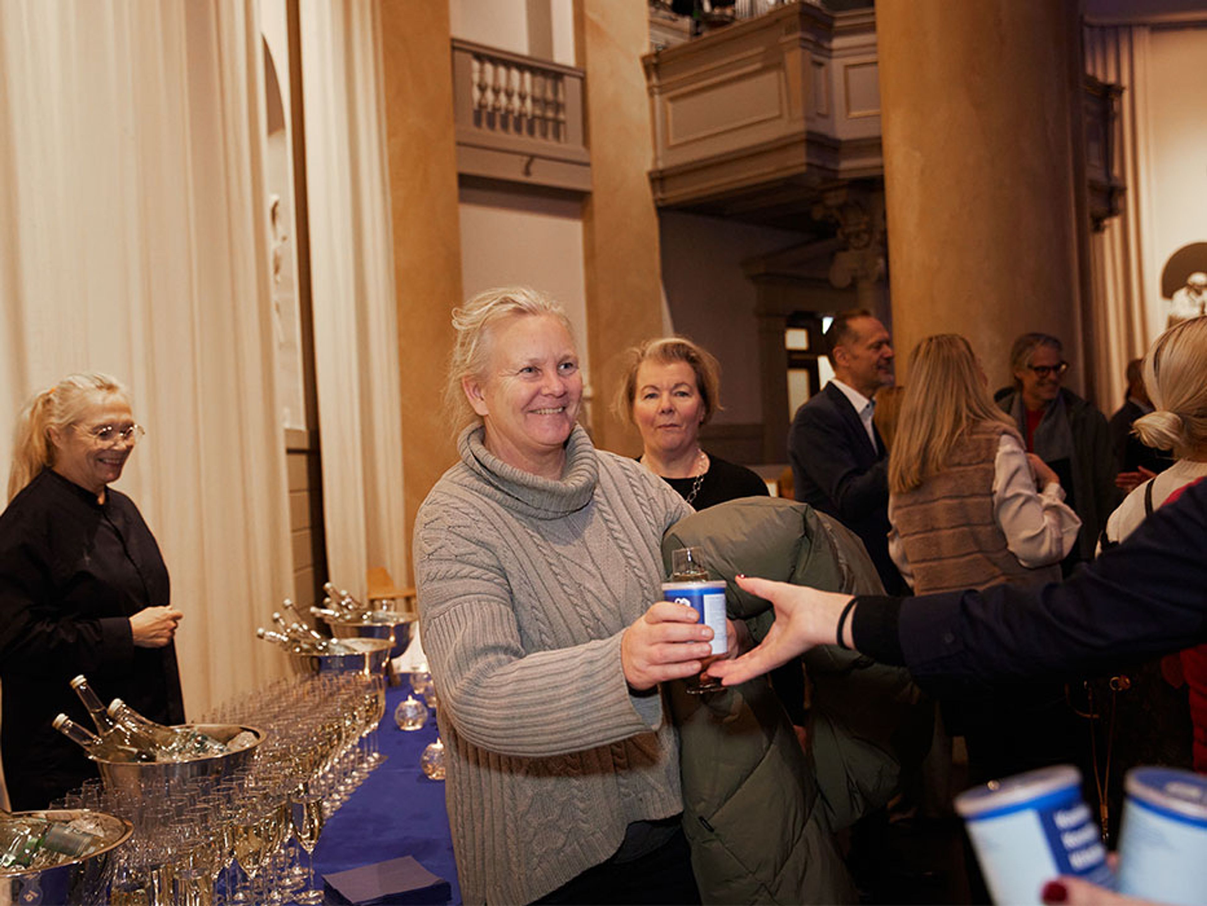 Medlem som ger ut obos-chips till kompis