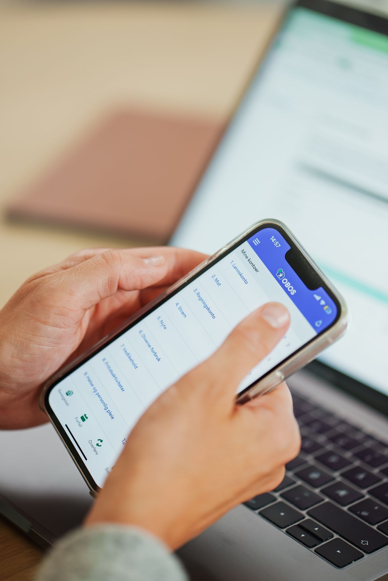 Bilde av mobilbank med ulike kontotyper