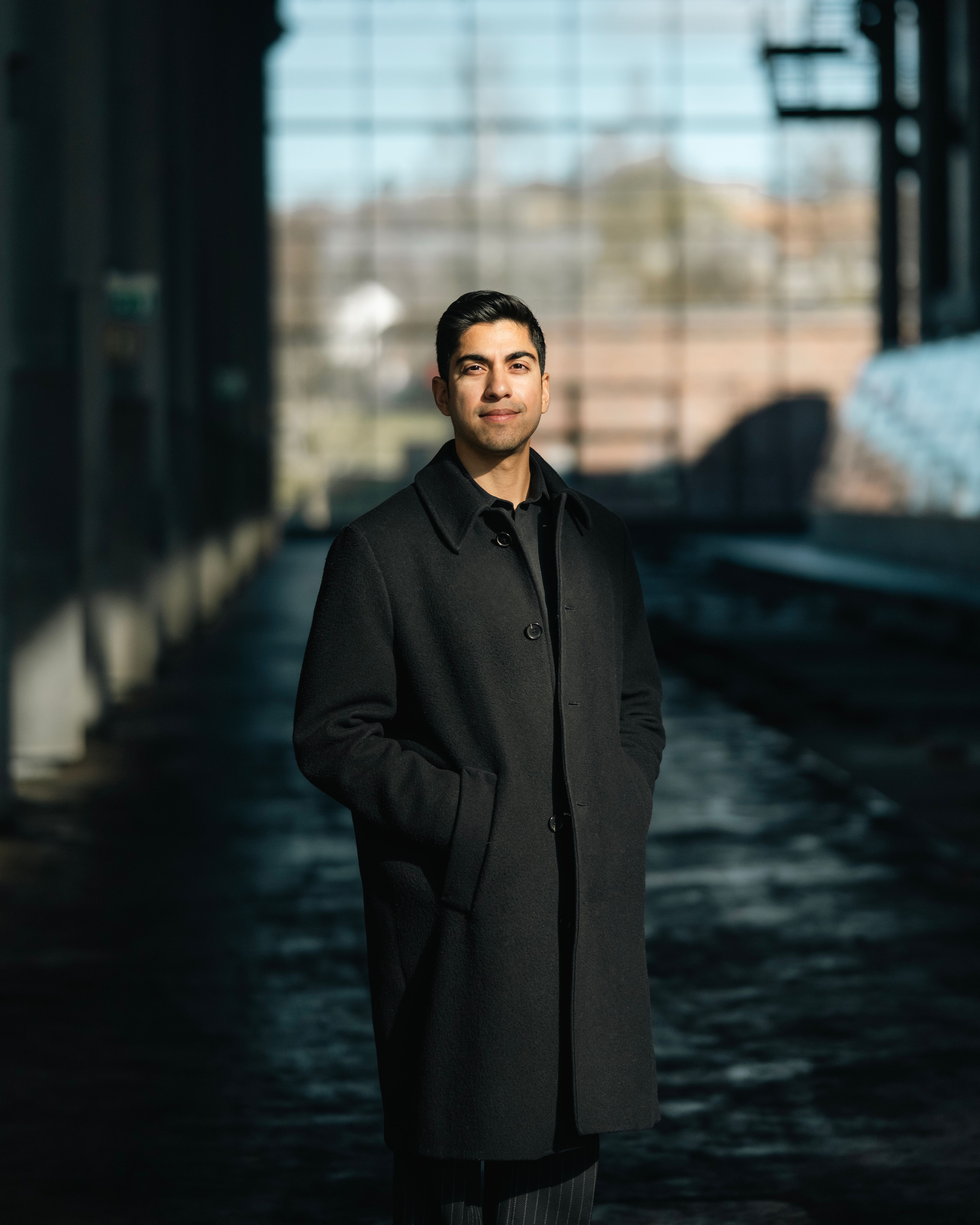 Bildet av Atir Khan er arkitekt og partner i Grape Architects.