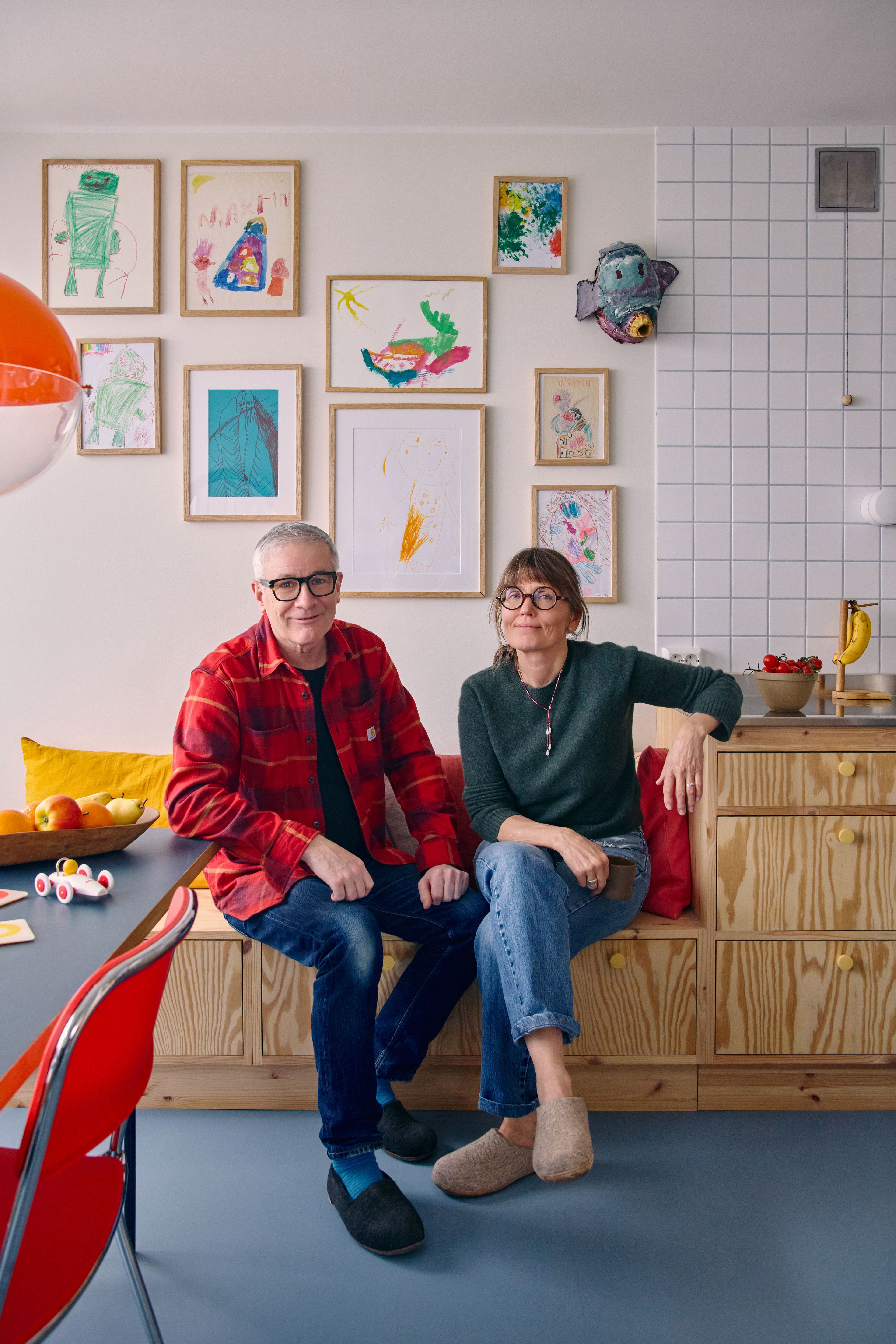 Portrettbilde av Kari Slaatsveen og samboeren.