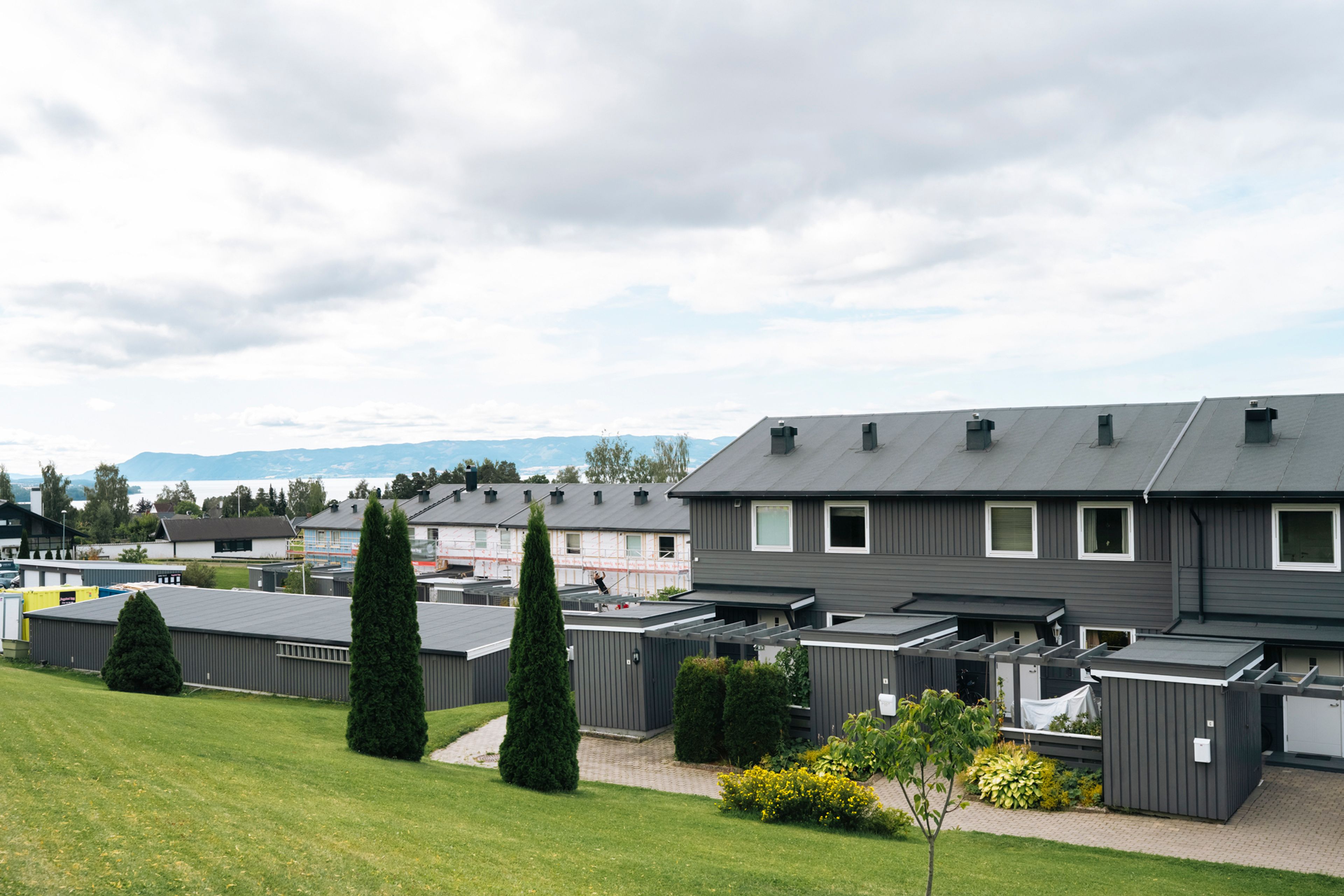 Delfinen borettslag under rehabilitering.