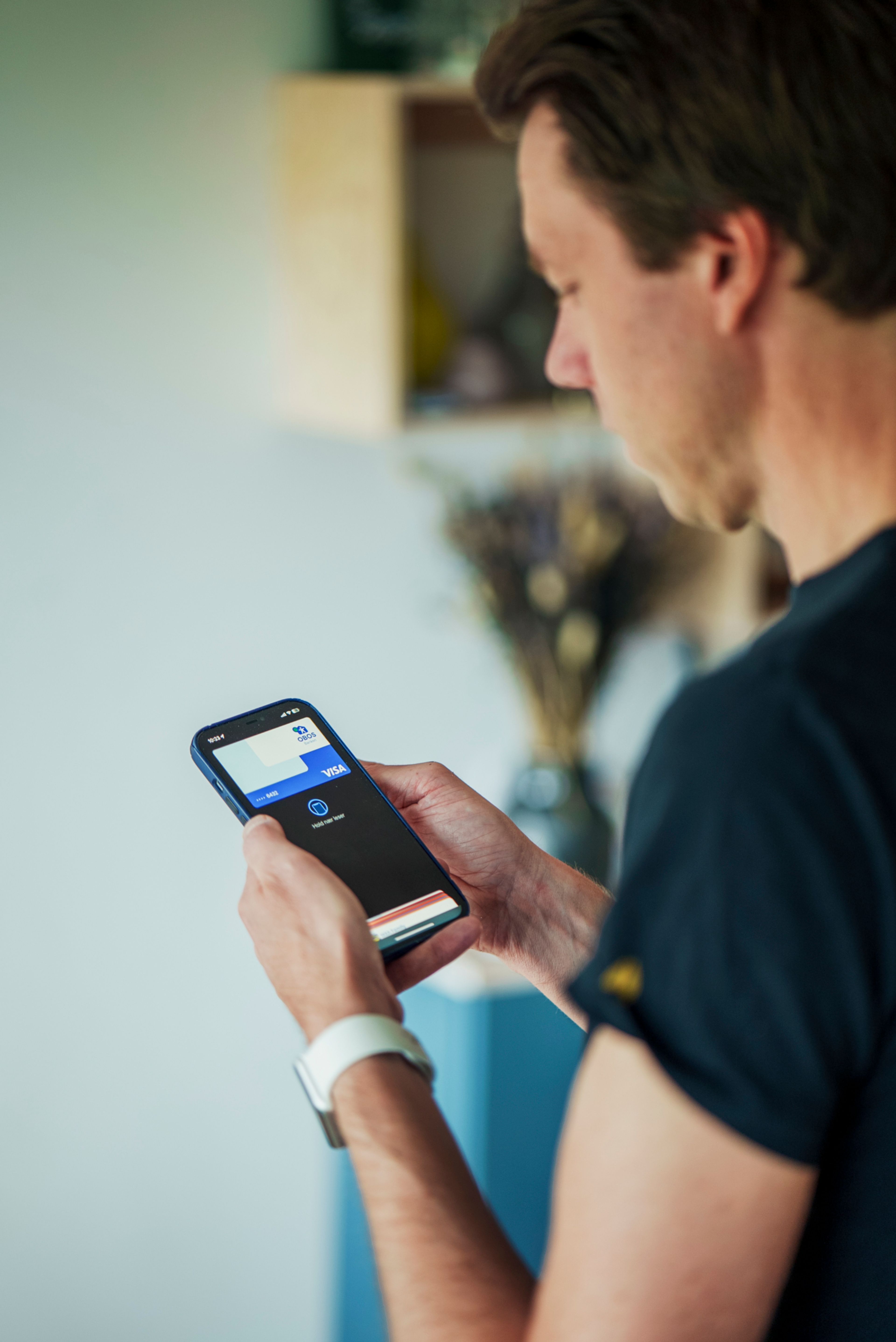 Martin Bekkelund Aktiverer Apple Pay på mobiltelefonen
