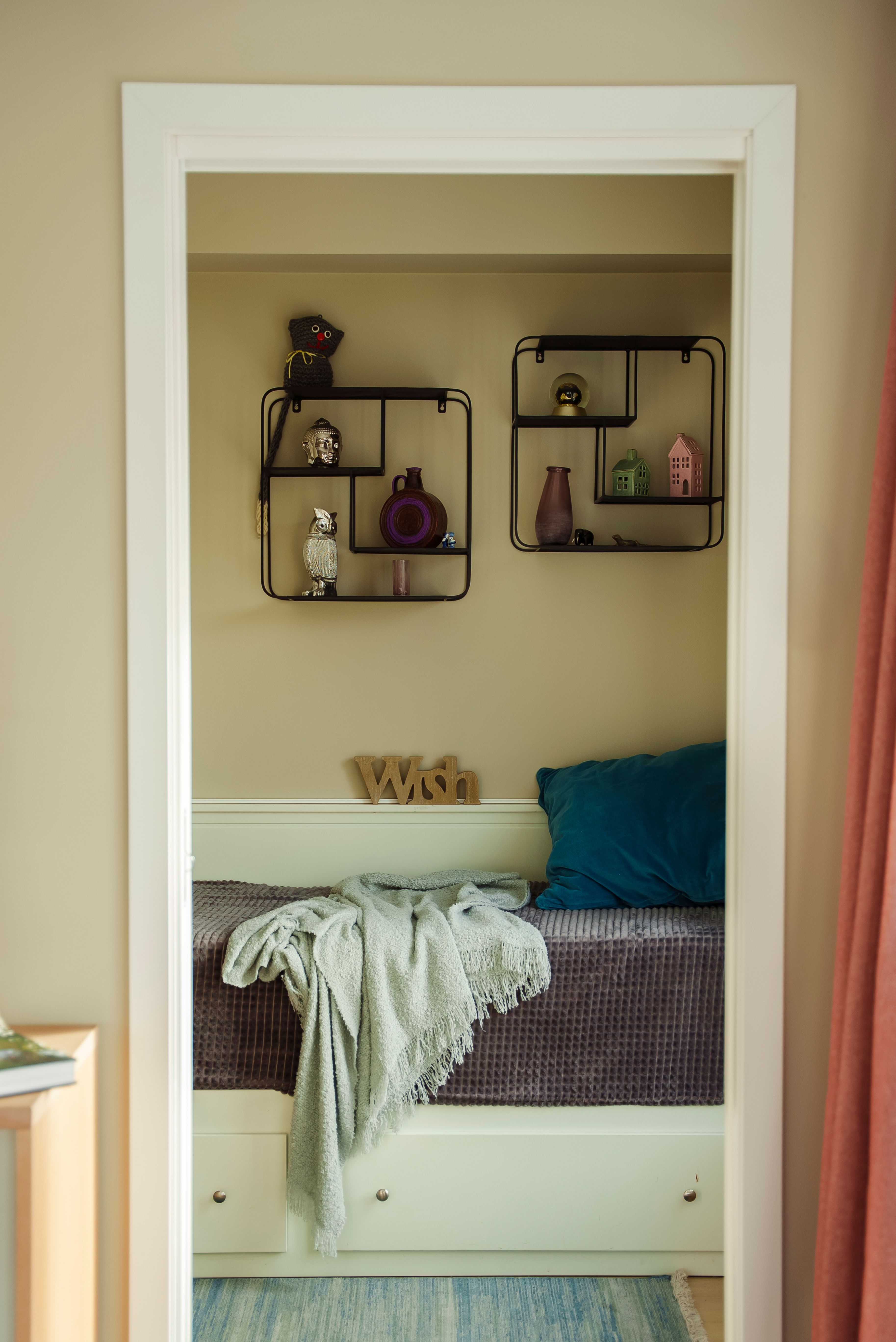 Detaljbilde av soverommet til Bente og Arne