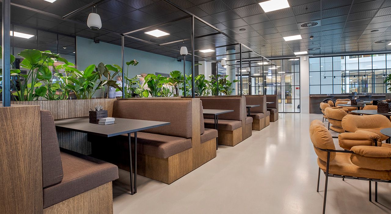 Kantine med sittebåser