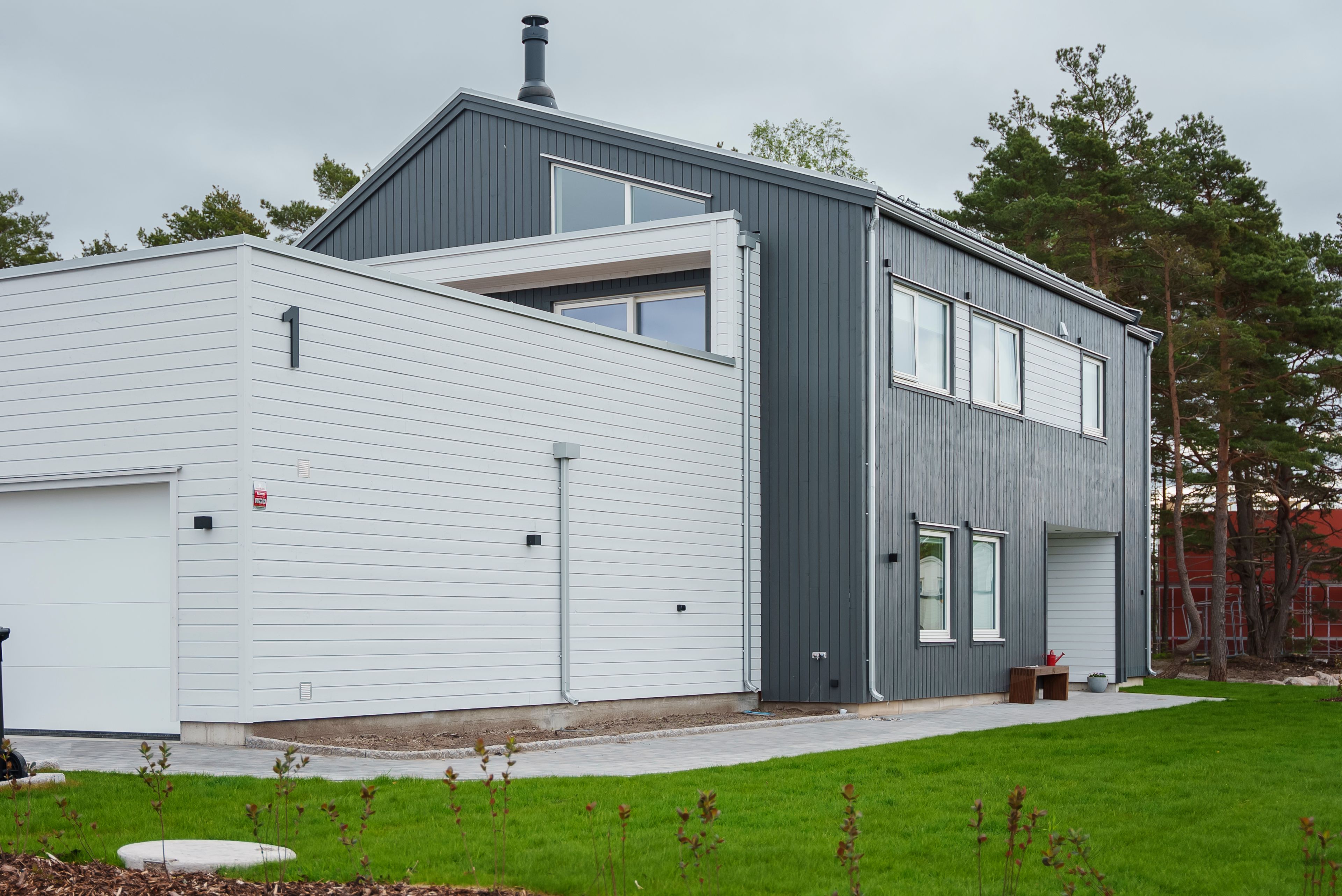 Foto av fasade på Svanemerket OBOS Block Watne-enebolig i Begbyåsen