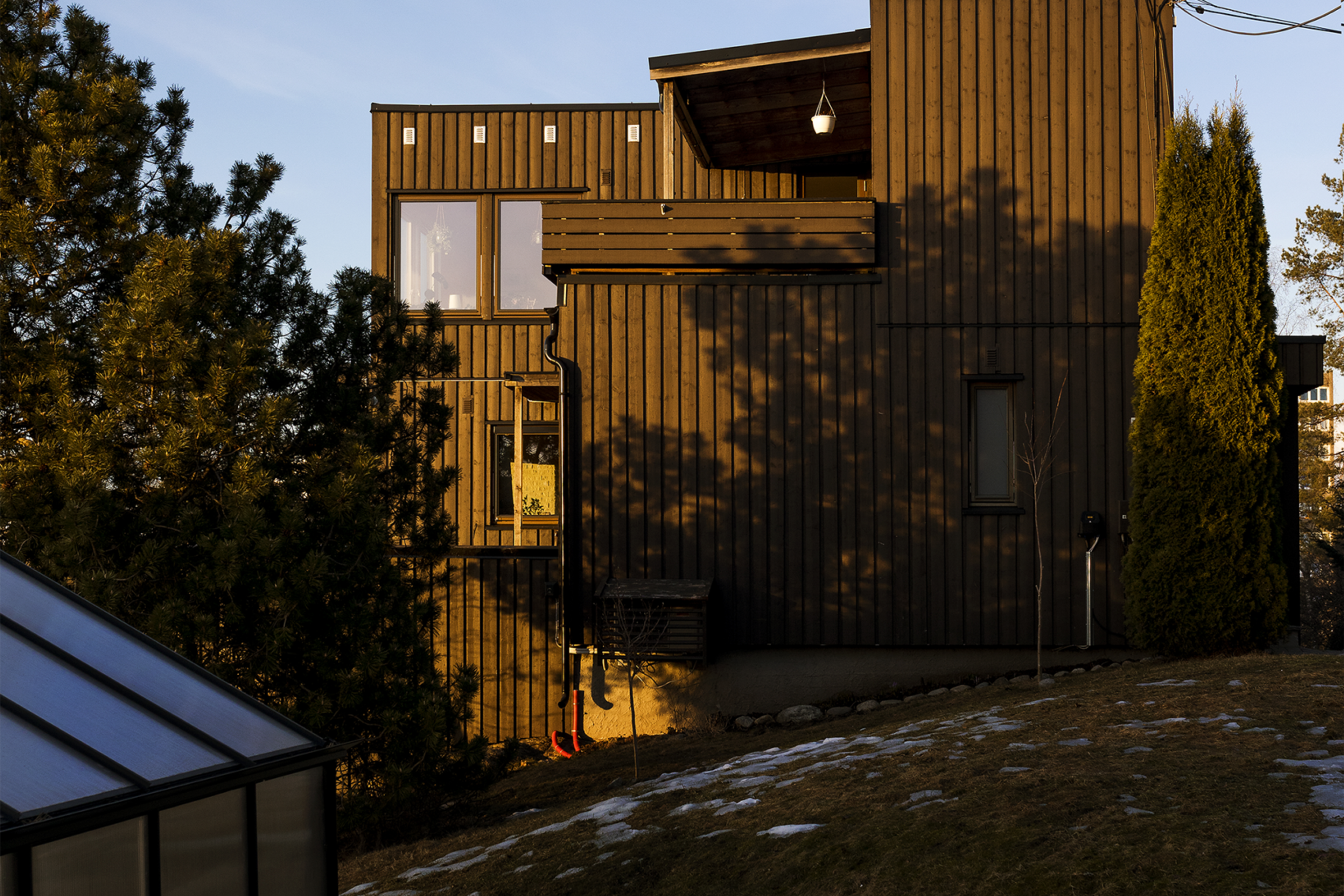 Sankthansfjellet borettslag fasadebilde av et av de mange trehusene