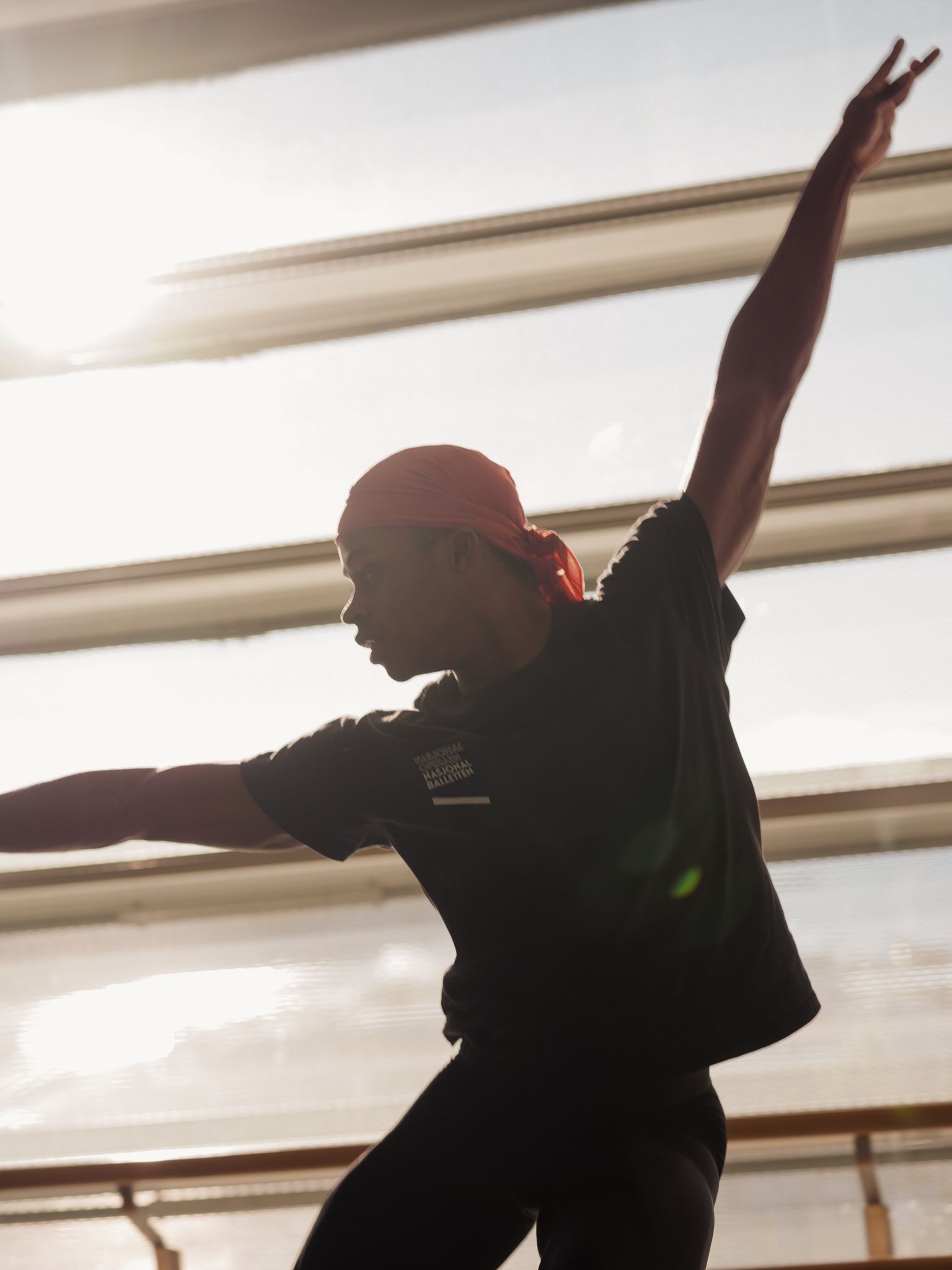 Bildet viser ballettdanseren Shaakir Muhammad som danser.