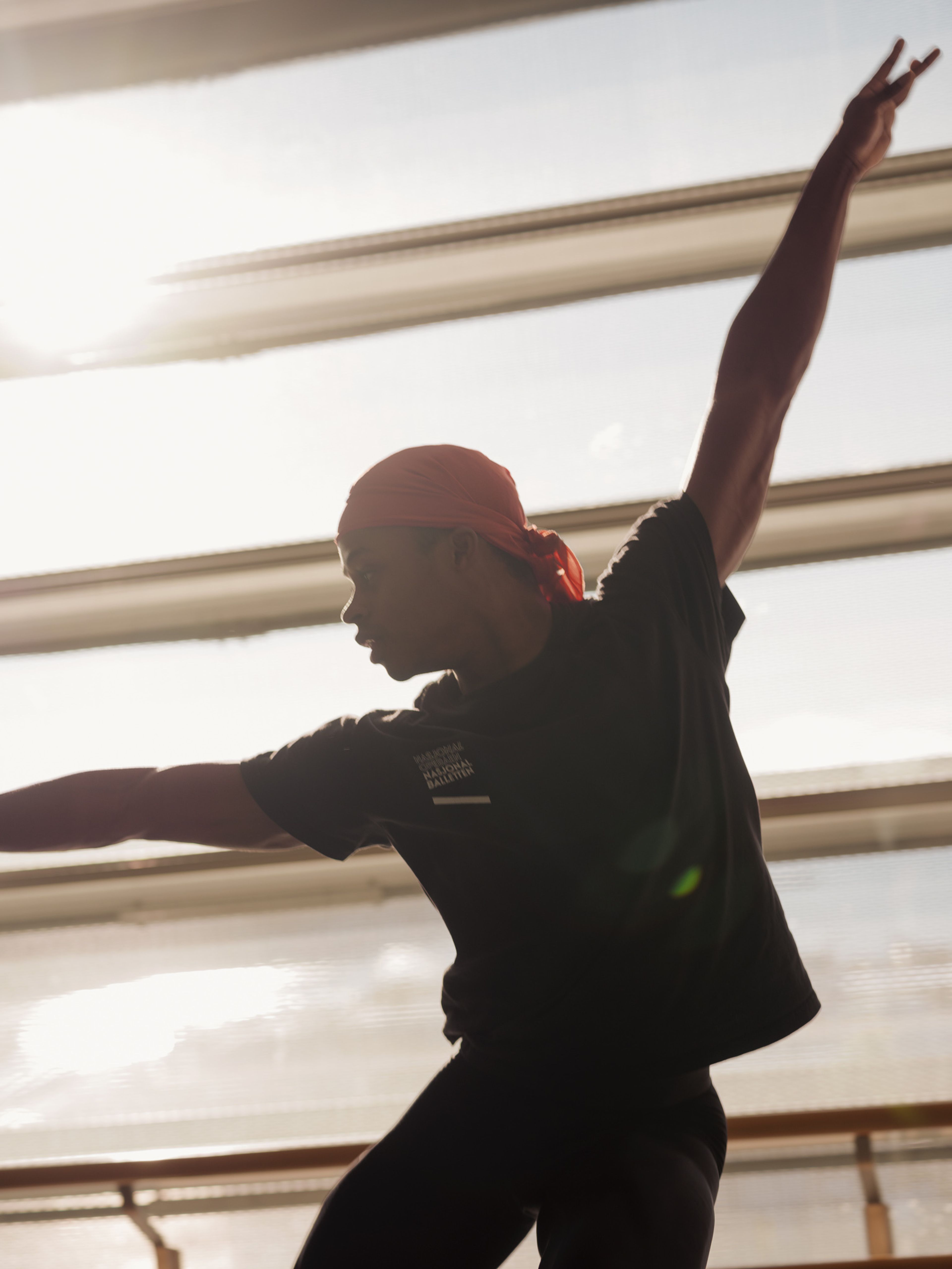Bildet viser ballettdanseren Shaakir Muhammad som danser.