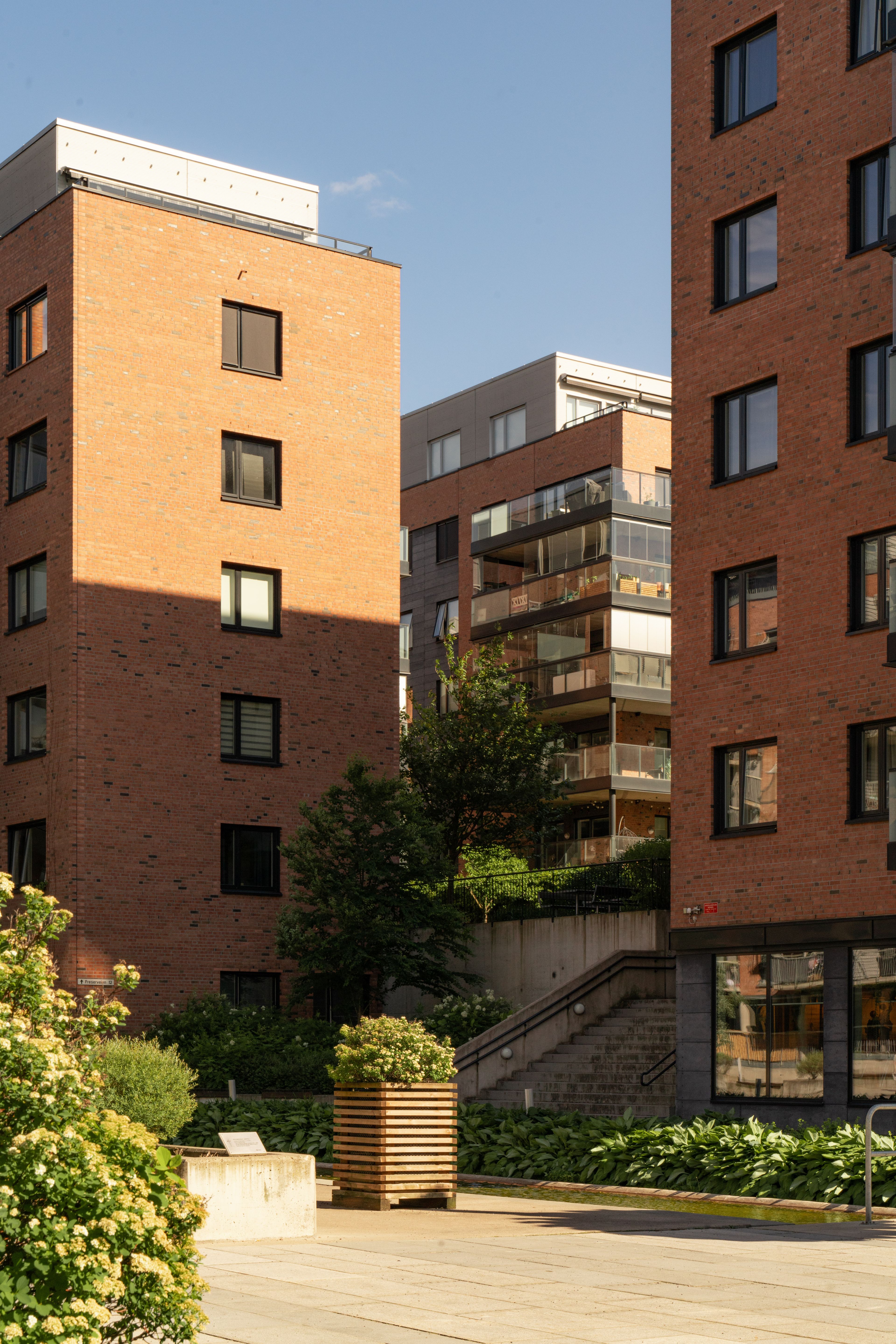 Bilde av fasaden på Pelton borettslag i Kværnerbyen.