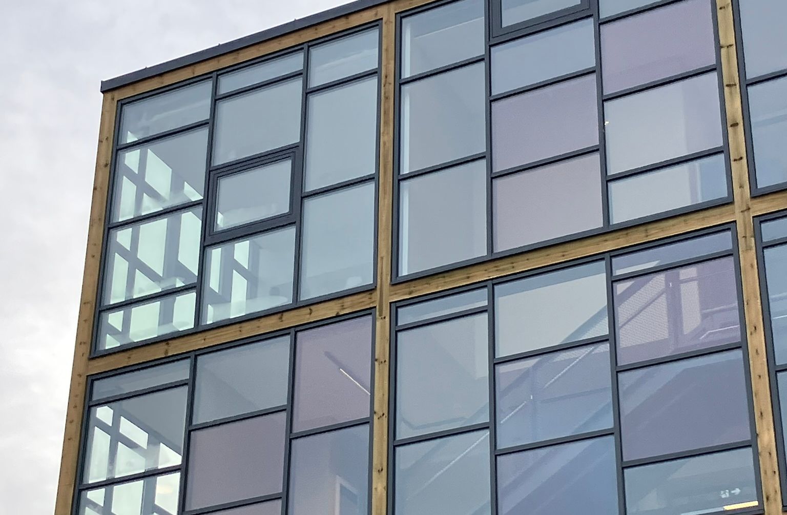 Gjenbruk av vindusglass i Haakon Tvetersvei 88 på Oppsal