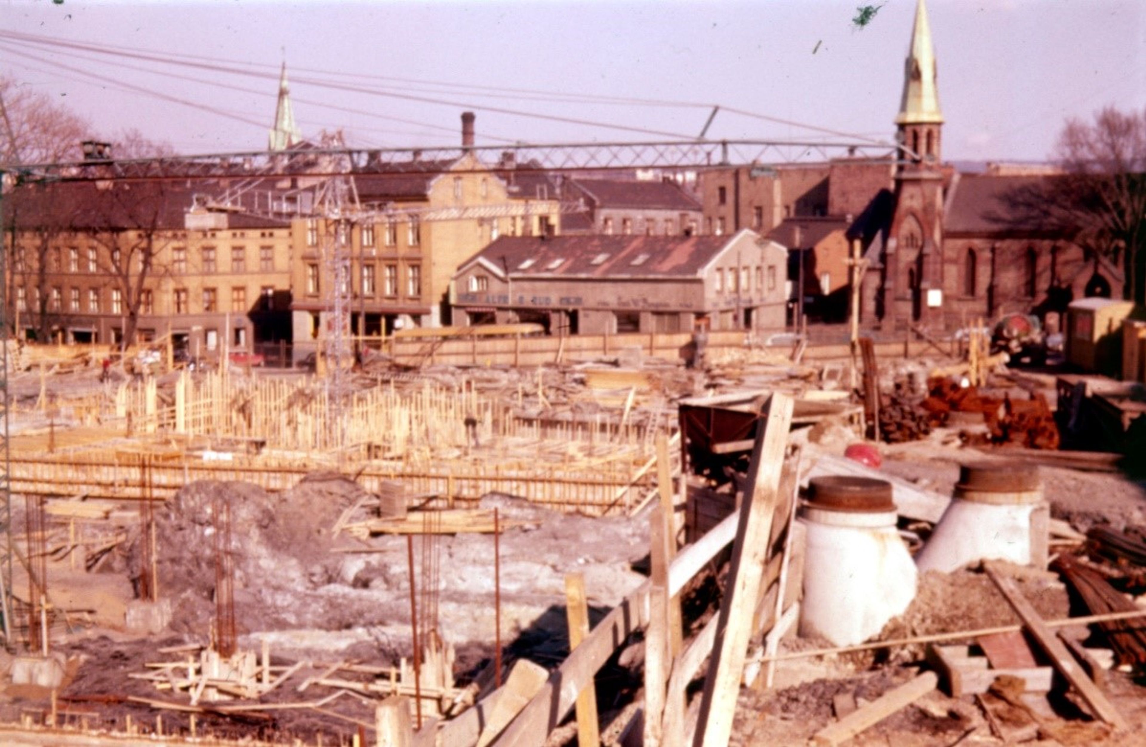 Gammelt bilde av en byggeplass