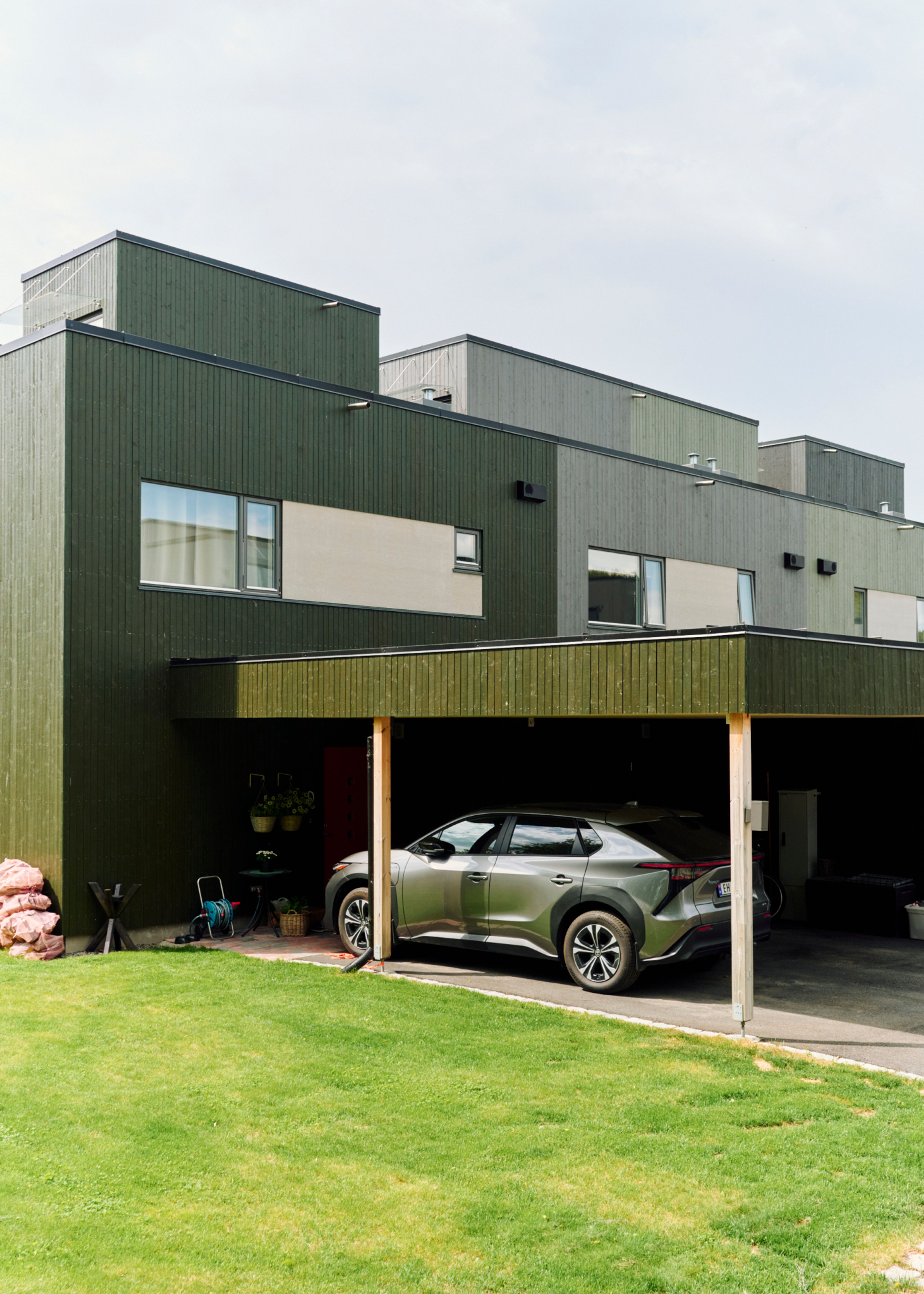 Fasade på eneboliger i kjede i OBOS Block Watnes boligprosjekt Støa Furuberget på Hamar